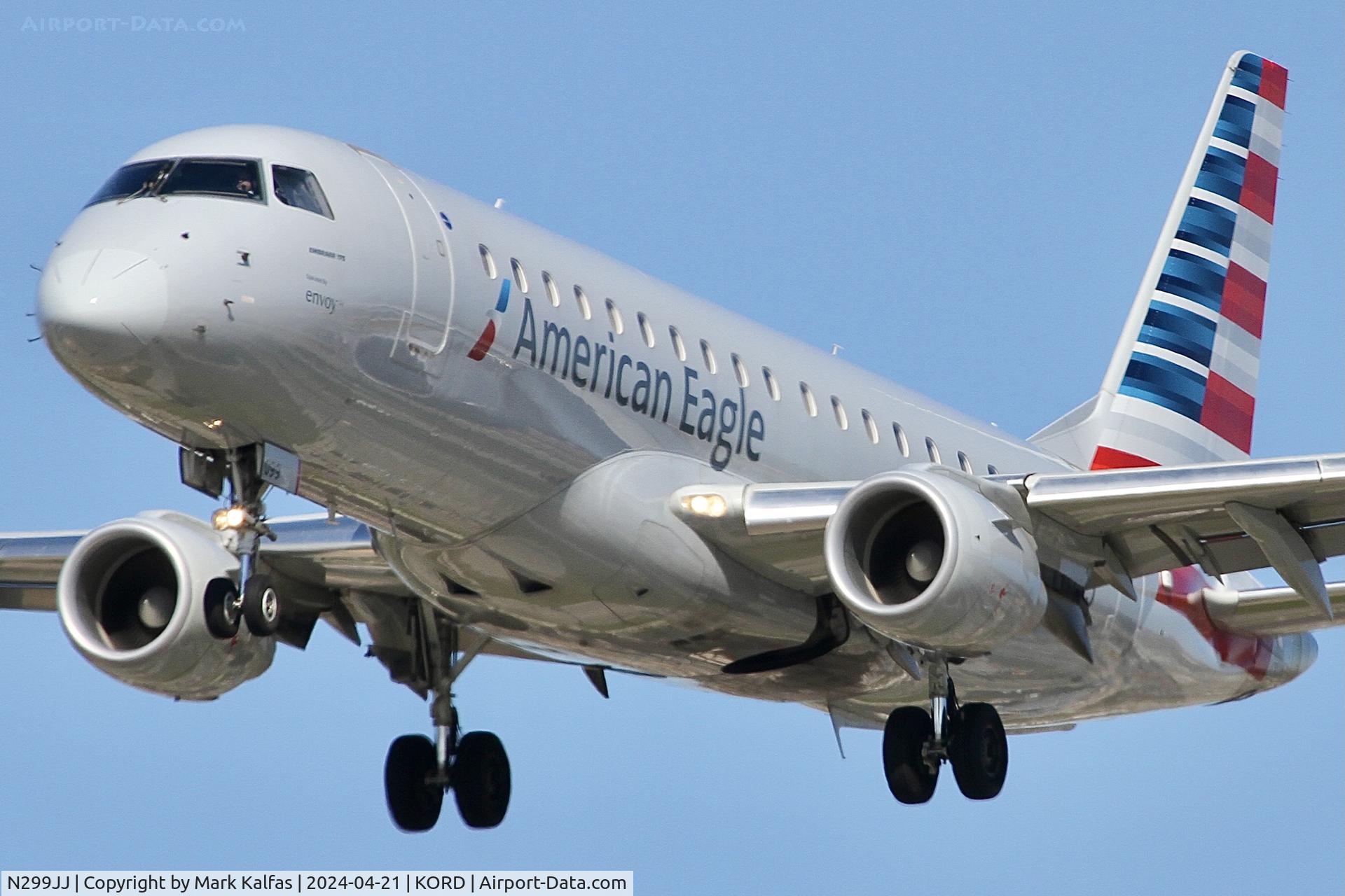 N299JJ, 2020 Embraer 175LR (ERJ-170-200LR) C/N 17000847, E75L Envoy / American Eagle EMBRAER 175 (long wing) N299JJ on approach 28C KORD