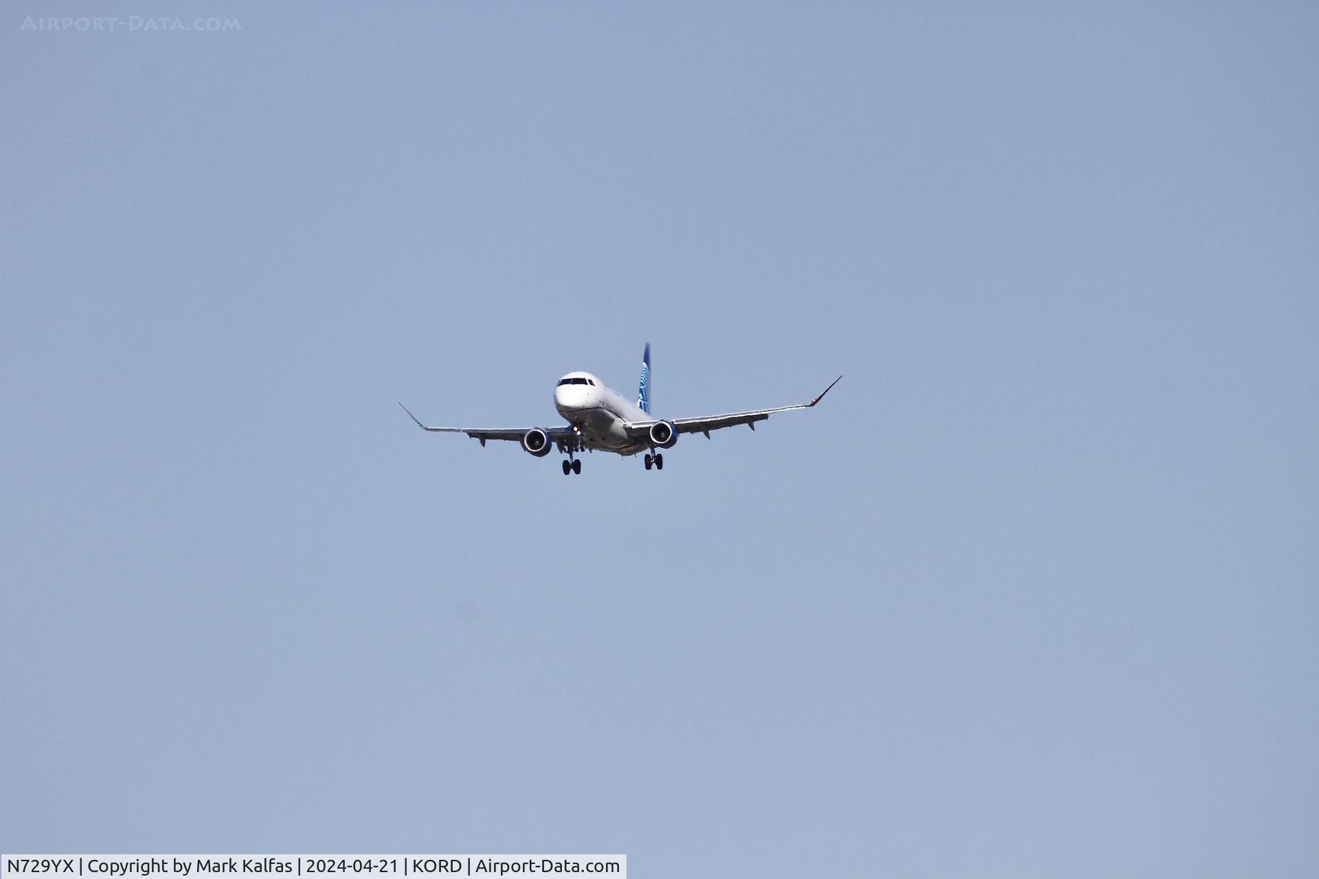 N729YX, 2015 Embraer 175LR (ERJ-170-200LR) C/N 17000512, E75L Republic AirlinesUnited Express EMBRAER 175 N729YX 28C approach KORD