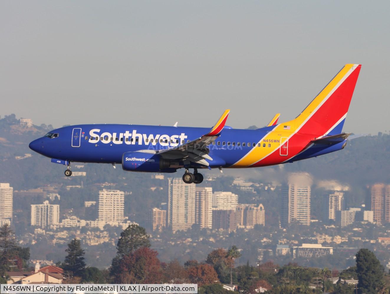 N456WN, 2004 Boeing 737-7H4 C/N 32463, SWA 737 zx las-lax