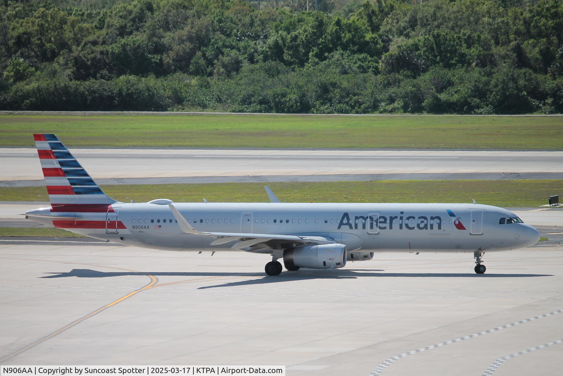 N906AA, 2017 Airbus A321-231 C/N 7651, American Flight 2915 taxis at Tampa International Airport prior to flight to Charlotte-Douglas International Airport