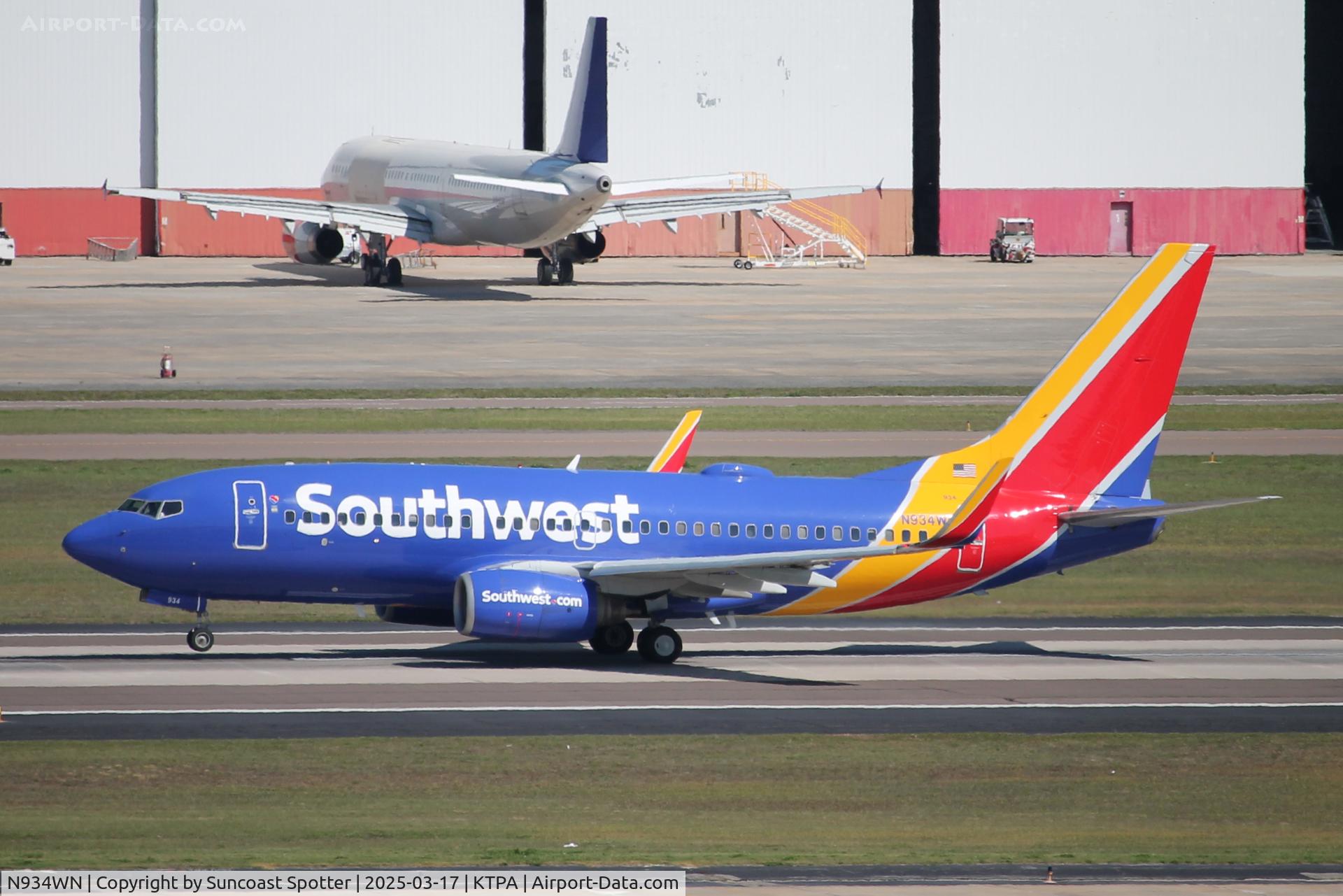 N934WN, 2009 Boeing 737-7H4 C/N 36642, Southwest Flight 1939 departs Tampa International Airport enroute to Long Island MacArthur Airport