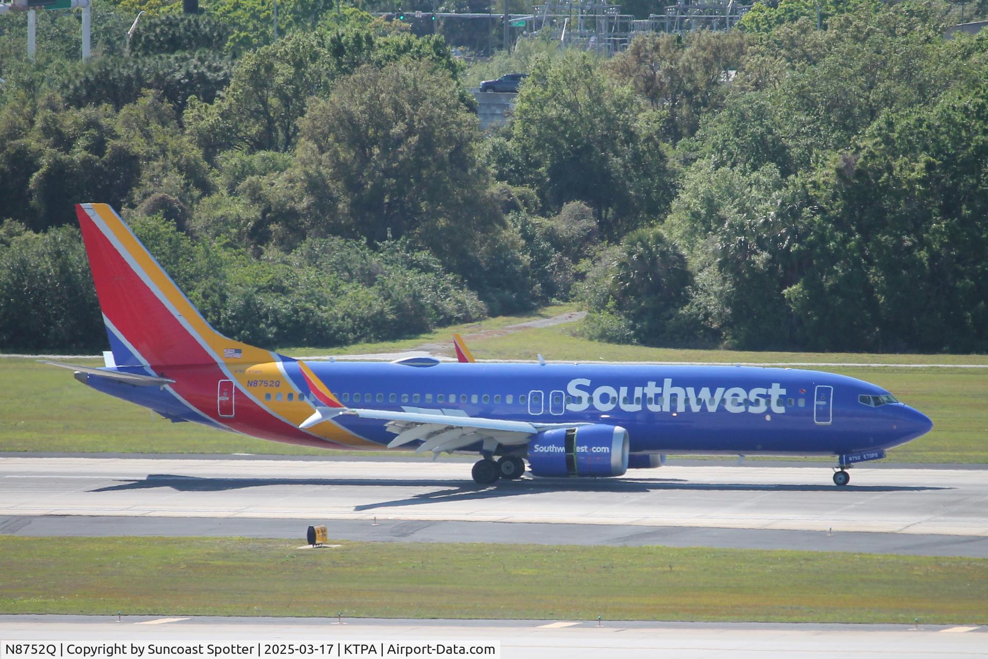 N8752Q, 2022 Boeing 737-8 MAX C/N 67206, Southwest Flight 3025 arrives at Tampa International Airport following flight from Albany International Airport