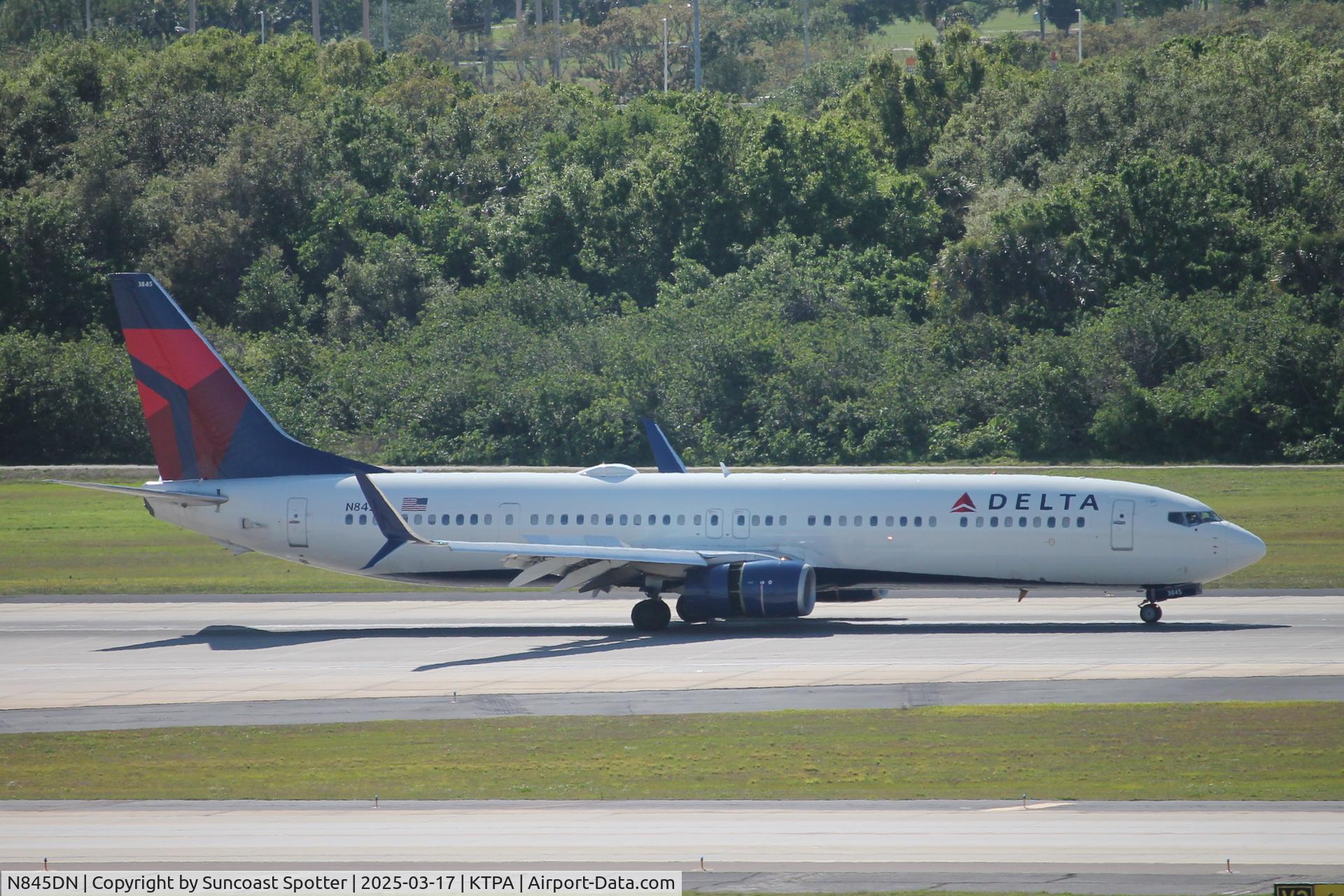 N845DN, 2015 Boeing 737-932/ER C/N 31956, Delta Flight 1679 arrives at Tampa International Airport following flight from Cincinnati/Northern Kentucky International Airport