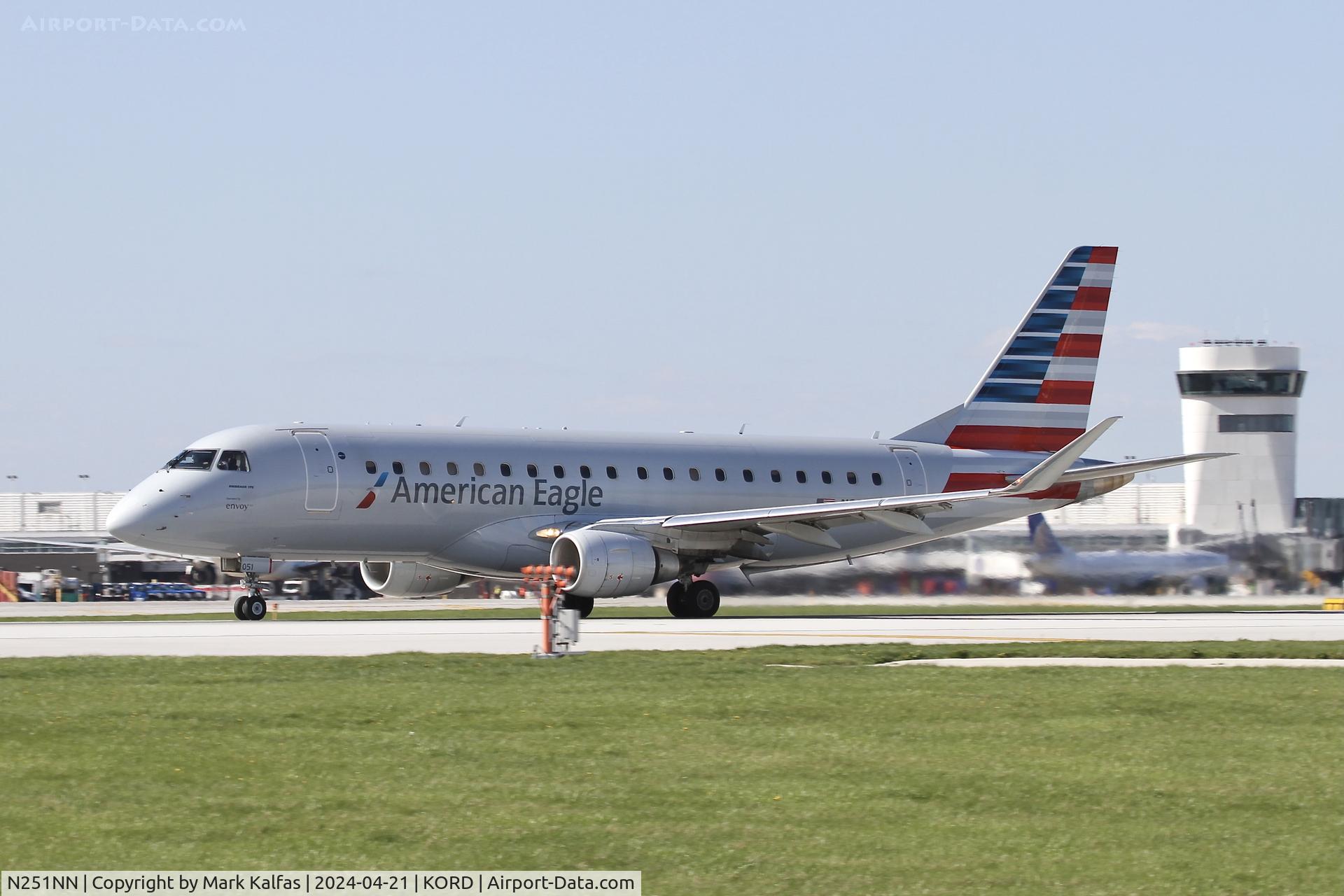 N251NN, 2017 Embraer 175LR (ERJ-170-200LR) C/N 17000641, E75L Envoy / American Eagle EMBRAER 175 (long wing) N251NN departing 22L KORD