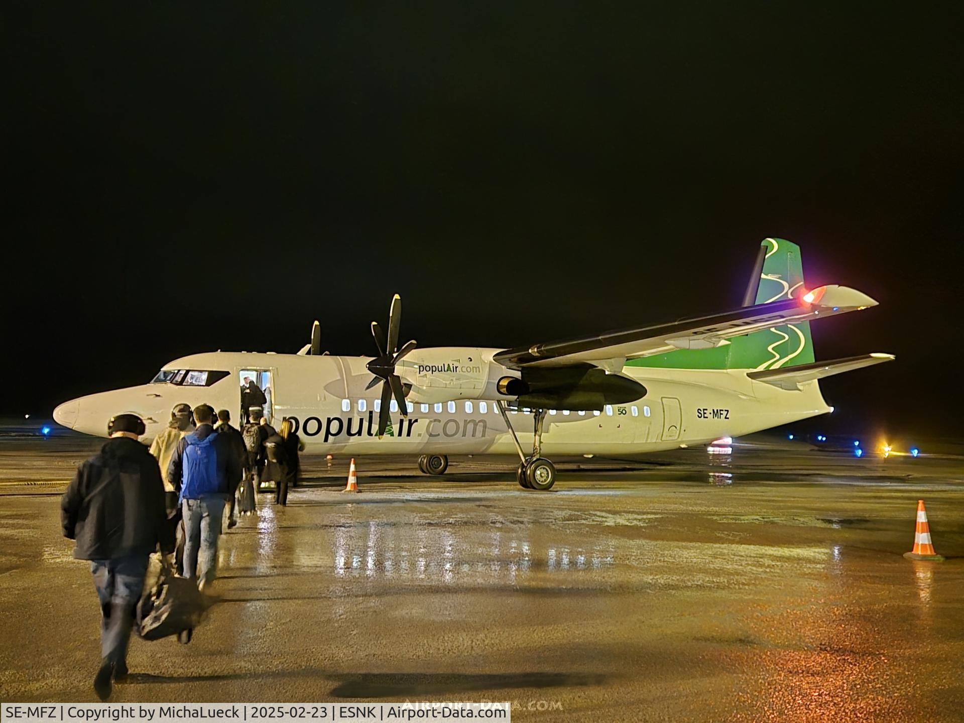 SE-MFZ, 1989 Fokker 50 C/N 20159, At Kramfors, boarding for the flight to Stockholm Arlanda
