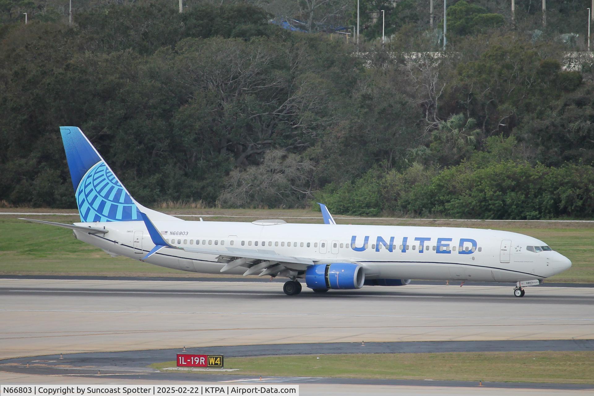 N66803, 2013 Boeing 737-924/ER C/N 42817, United Flight 1128 arrives at Tampa International Airport following flight from Houston-Bush Intercontinental Airport