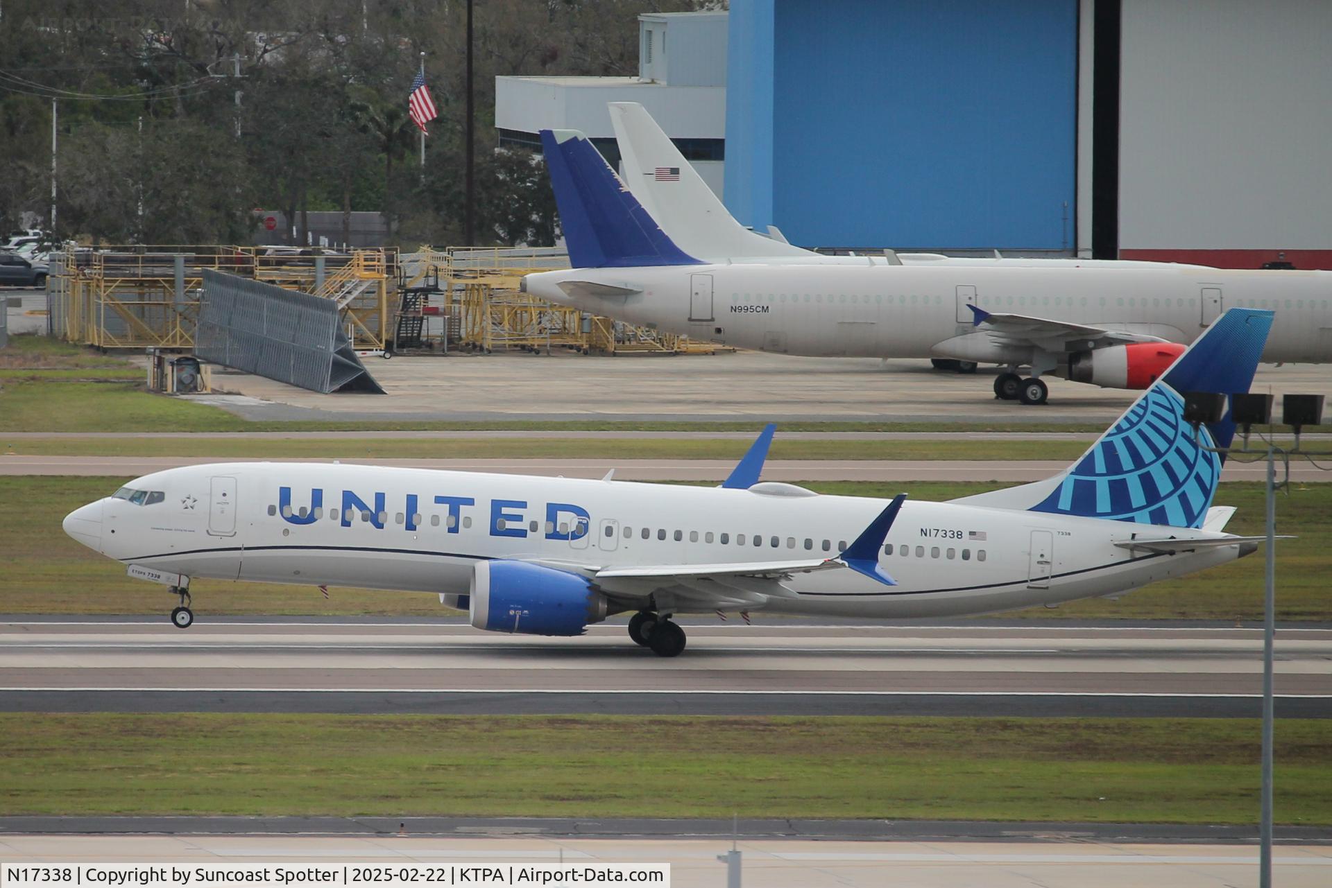 N17338, 2023 Boeing 737 MAX 8 C/N 67599, United Flight 2393 departs Tampa International Airport enroute to Houston-Bush Intercontinental Airport 