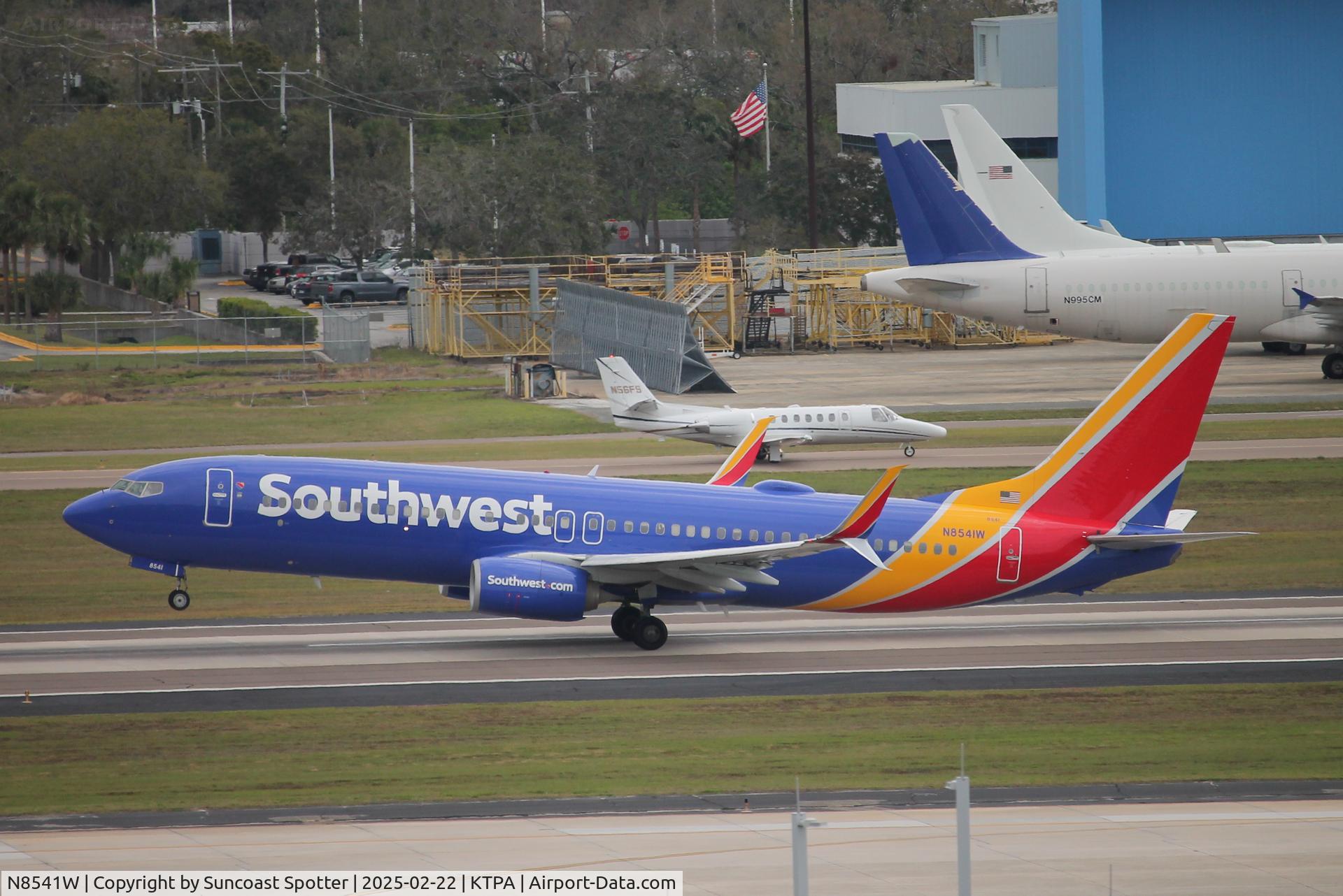 N8541W, 2017 Boeing 737-8H4 C/N 63599, Southwest Flight 3541 departs Tampa International Airport enroute to Long Island-MacArthur International Airport