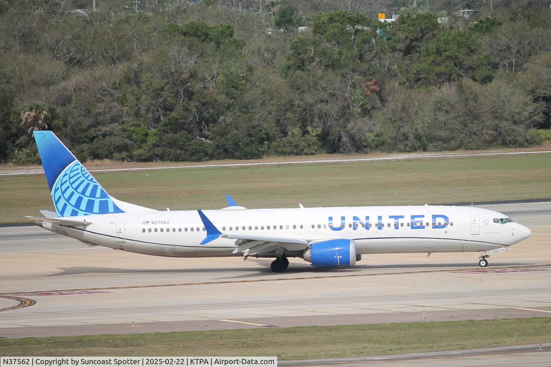 N37562, 2023 Boeing 737-9 MAX C/N 67591, United Flight 1625 arrives at Tampa International Airport following flight from Newark-Liberty International Airport