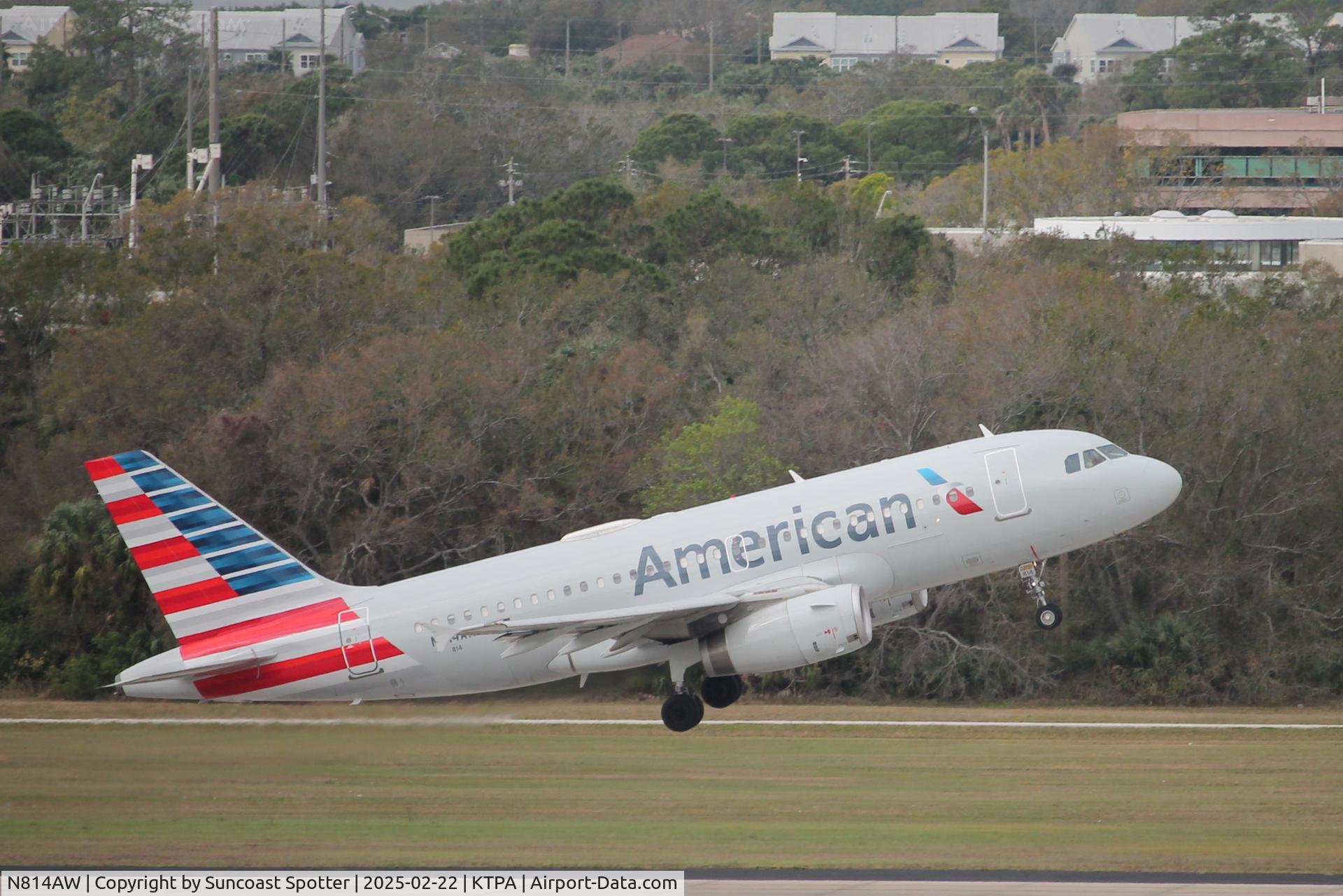 N814AW, 2000 Airbus A319-132 C/N 1281, American Flight 2908 departs Tampa International Airport enroute to Philadelphia International Airport