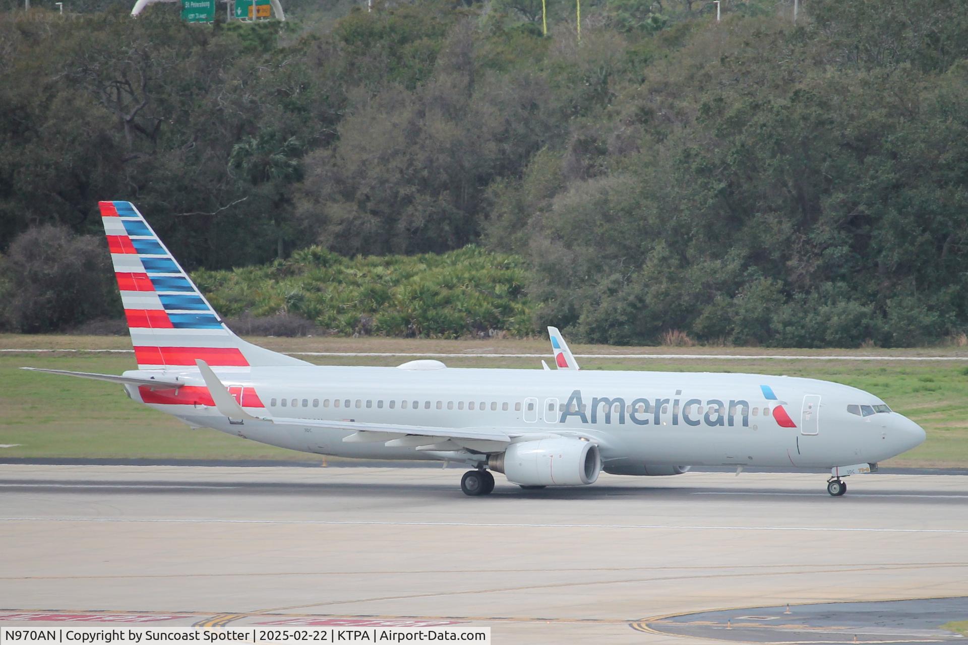 N970AN, 2001 Boeing 737-823 C/N 30096, American Flight 972 departs Tampa International Airport enroute to Dallas/Fort Worth International Airport