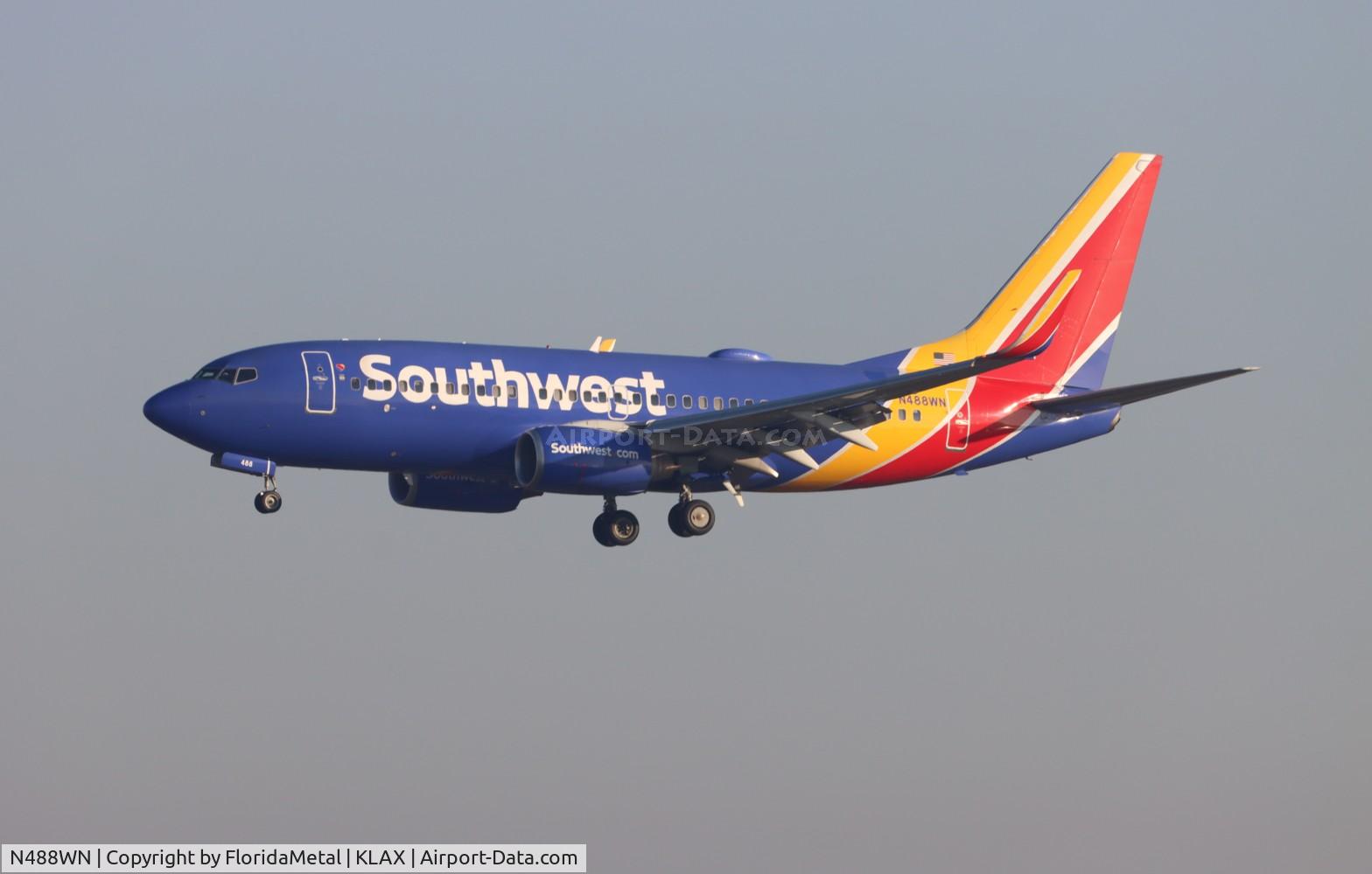 N488WN, 2004 Boeing 737-7H4 C/N 33853, SWA 737 zx aus-lax