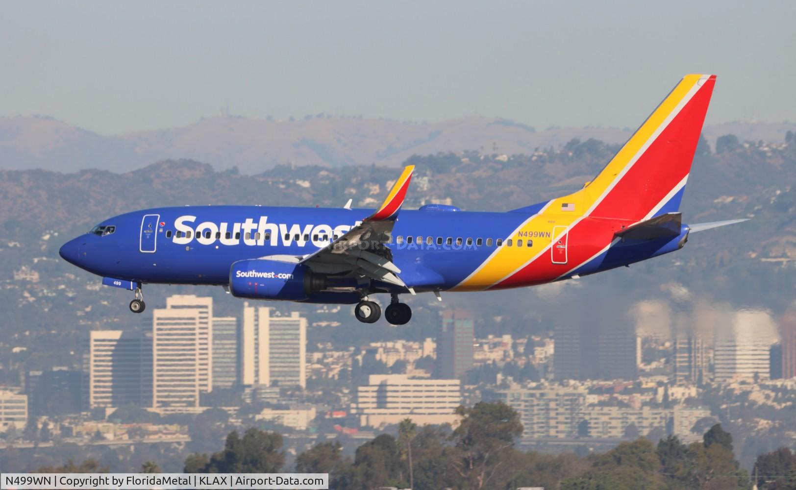 N499WN, 2005 Boeing 737-7H4 C/N 32481, SWA 737 zx oak-lax