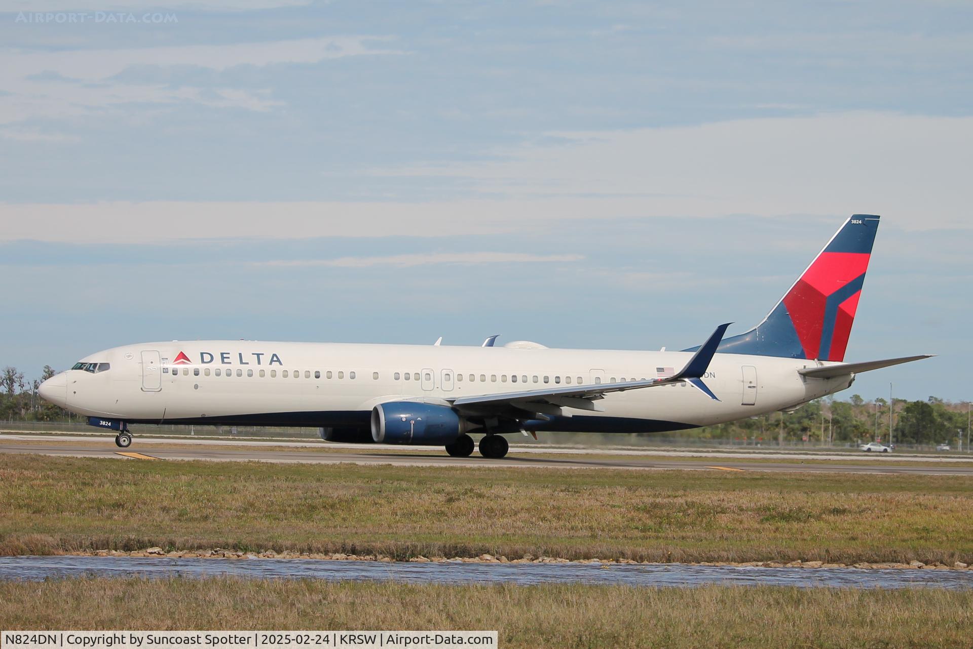 N824DN, 2014 Boeing 737-932/ER C/N 31935, Delta Flight 1600 taxis at Southwest Florida International Airport prior to flight to Cincinnati/Northern Kentucky International Airport