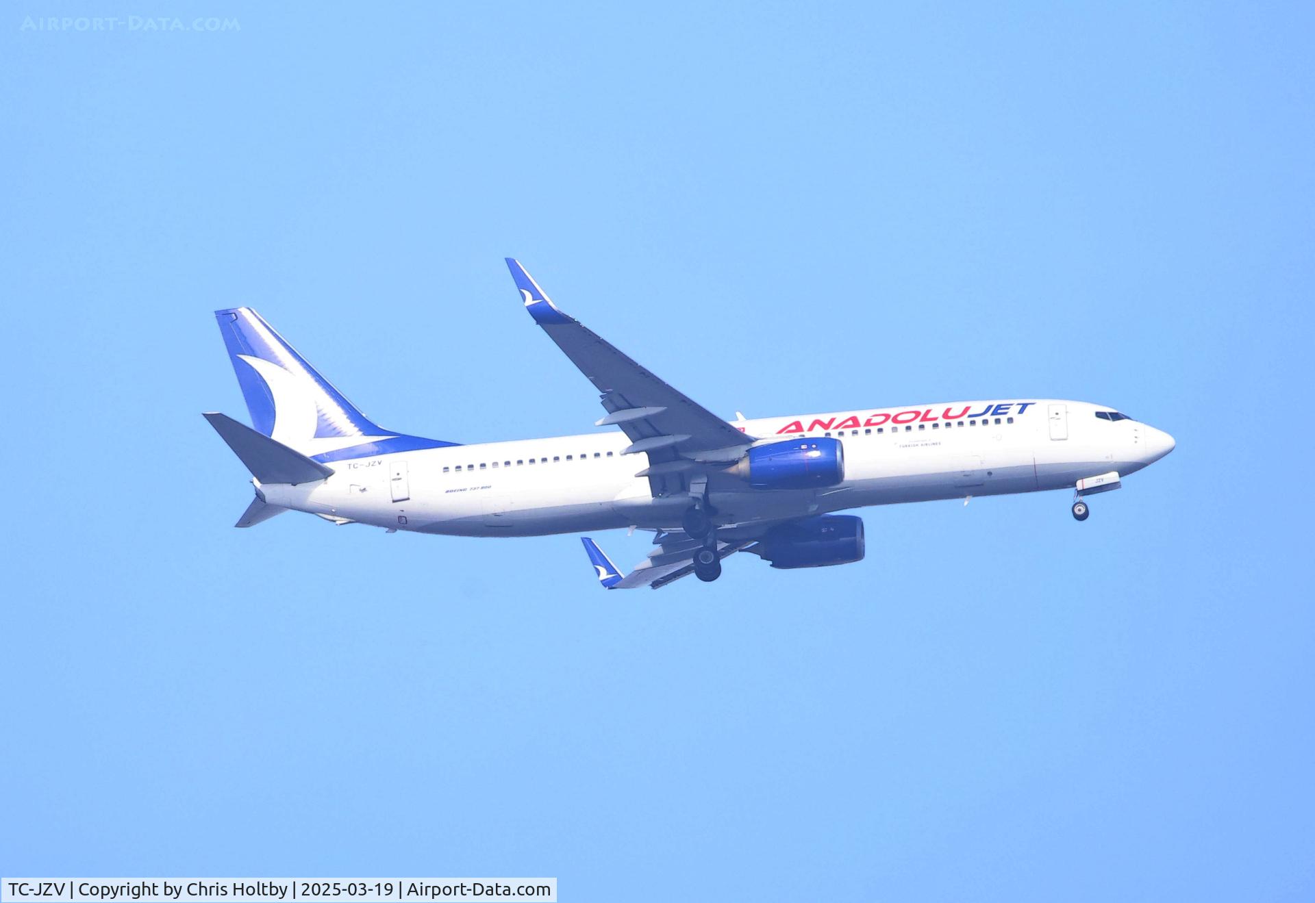 TC-JZV, 2012 Boeing 737-8AS(WL) C/N 40319, Over Rye, Hoddesdon, Herts