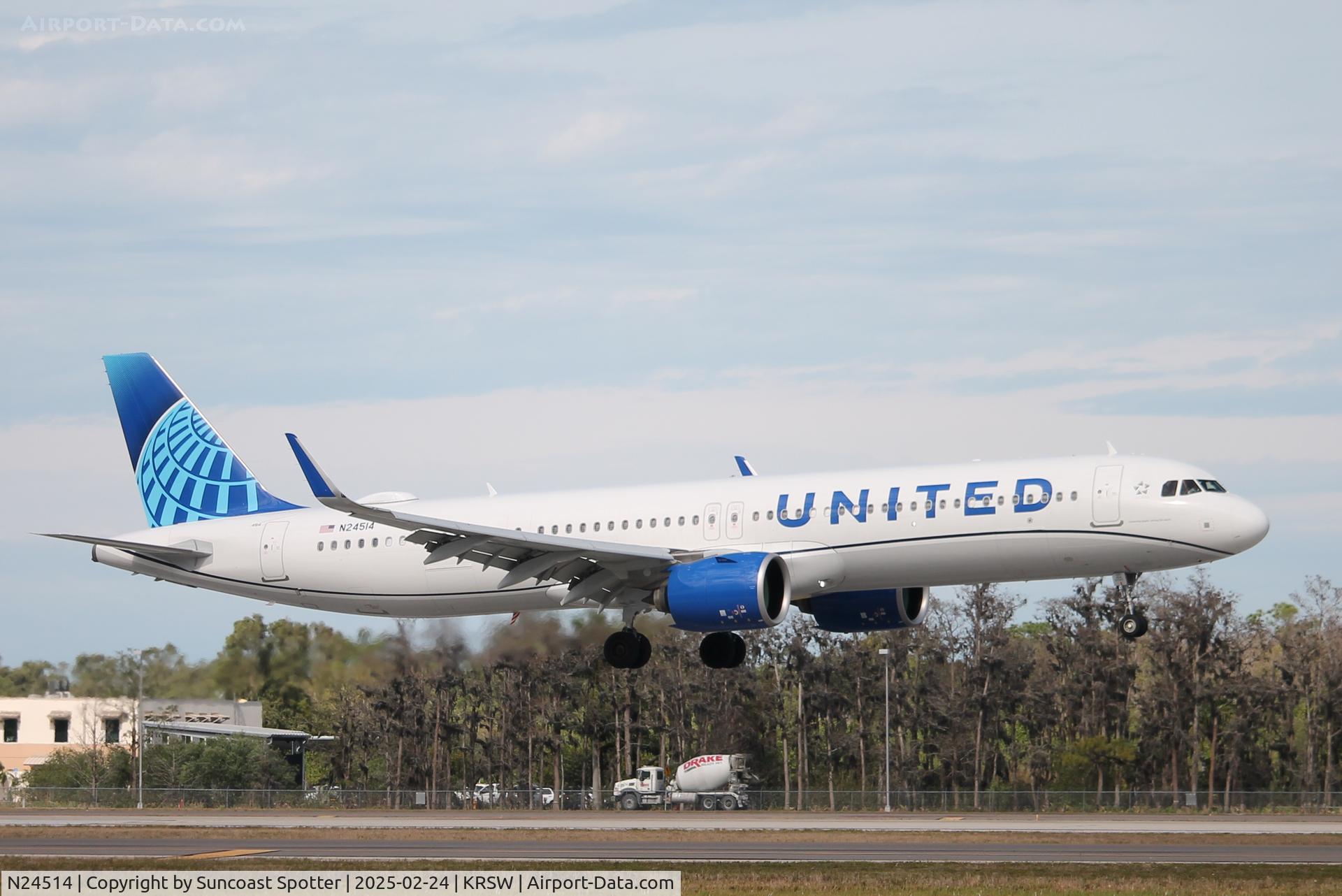 N24514, 2024 Airbus A321-271NX (NEO) C/N 12002, United Flight 1740 arrives on Runway 6 at Southwest Florida International Airport following flight from Chicago-O’Hare International Airport