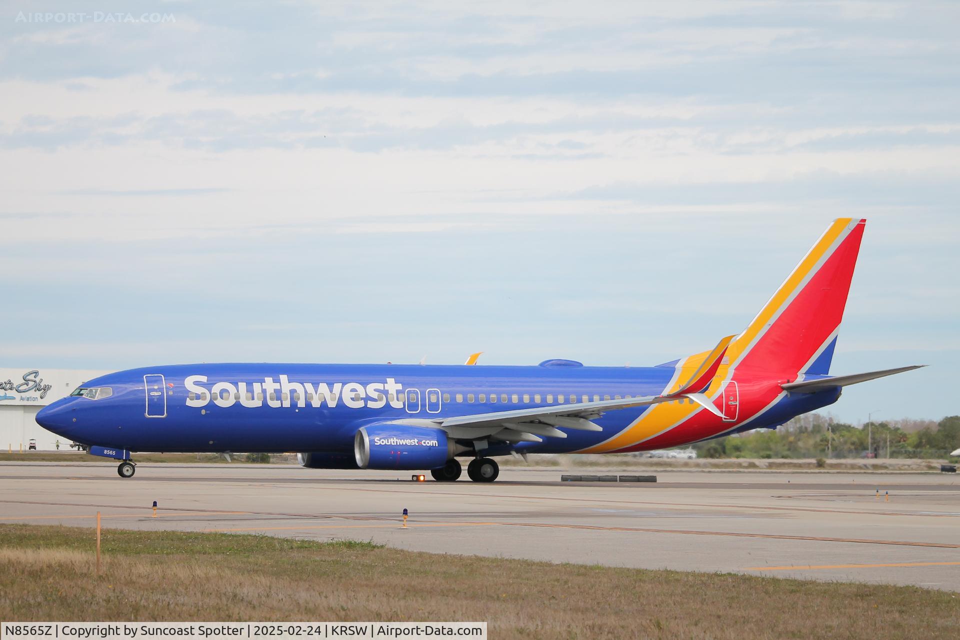 N8565Z, 2018 Boeing 737-8H4 C/N 42533, Southwest Flight 3212 taxis at Southwest Florida International Airport prior to flight to Chicago-Midway International Airport