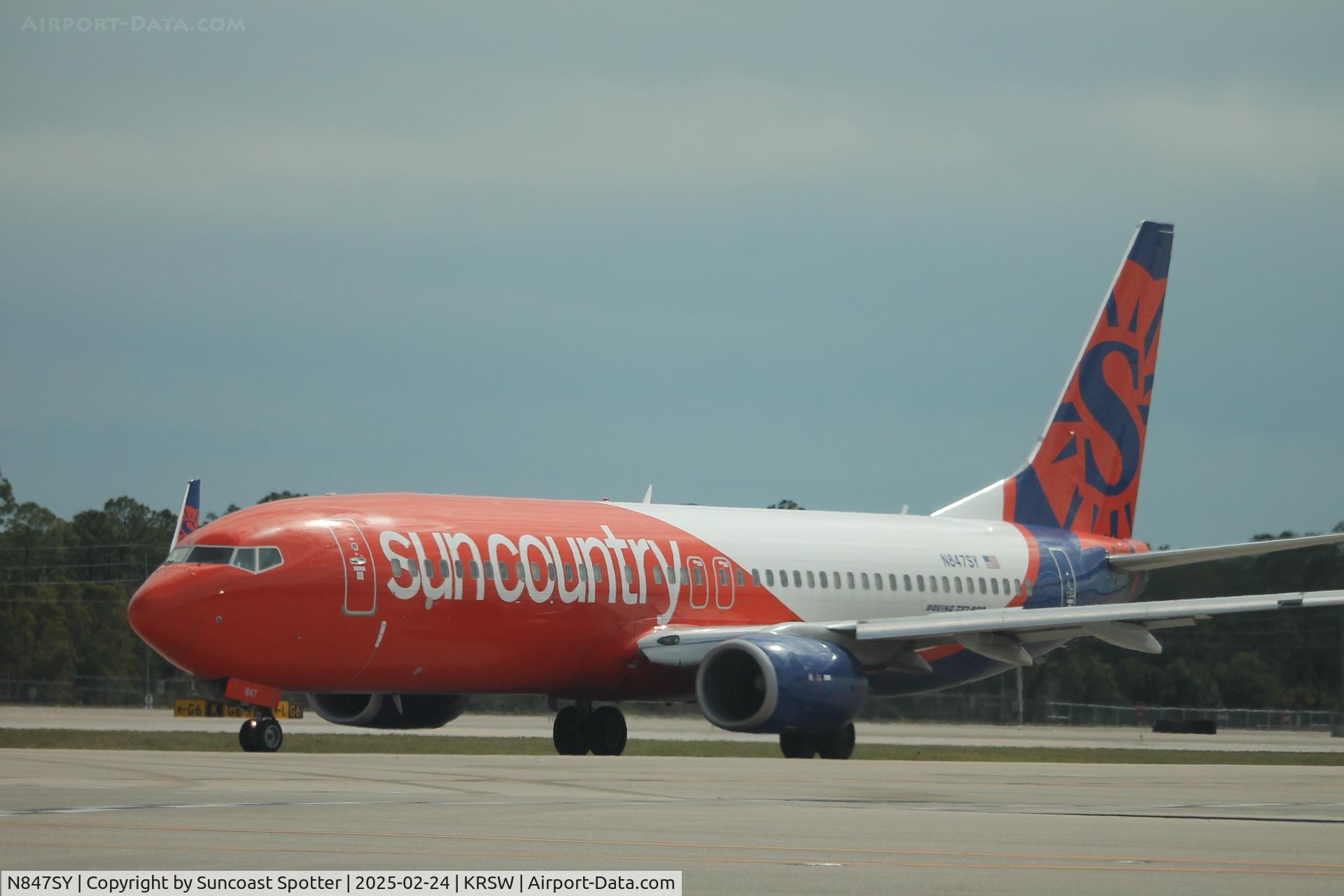 N847SY, 2013 Boeing 737-8JP C/N 39028, Sun Country Flight 382 taxis at Southwest Florida International Airport prior to flight to Minneapolis-St Paul International Airport