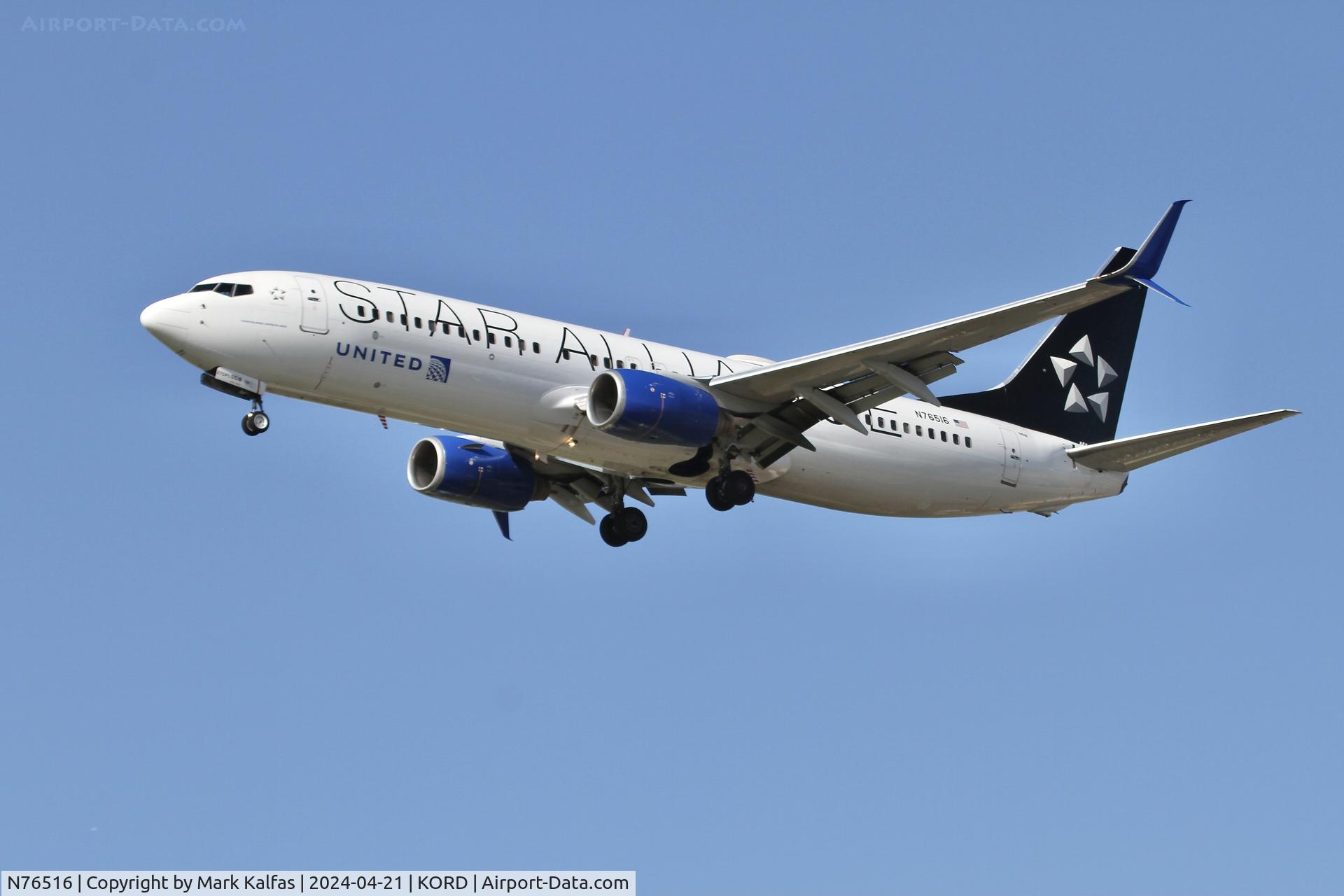 N76516, 2008 Boeing 737-824 C/N 37096, B738 United Airlines Boeing 737-824 N76516 on approach to 22L KORD