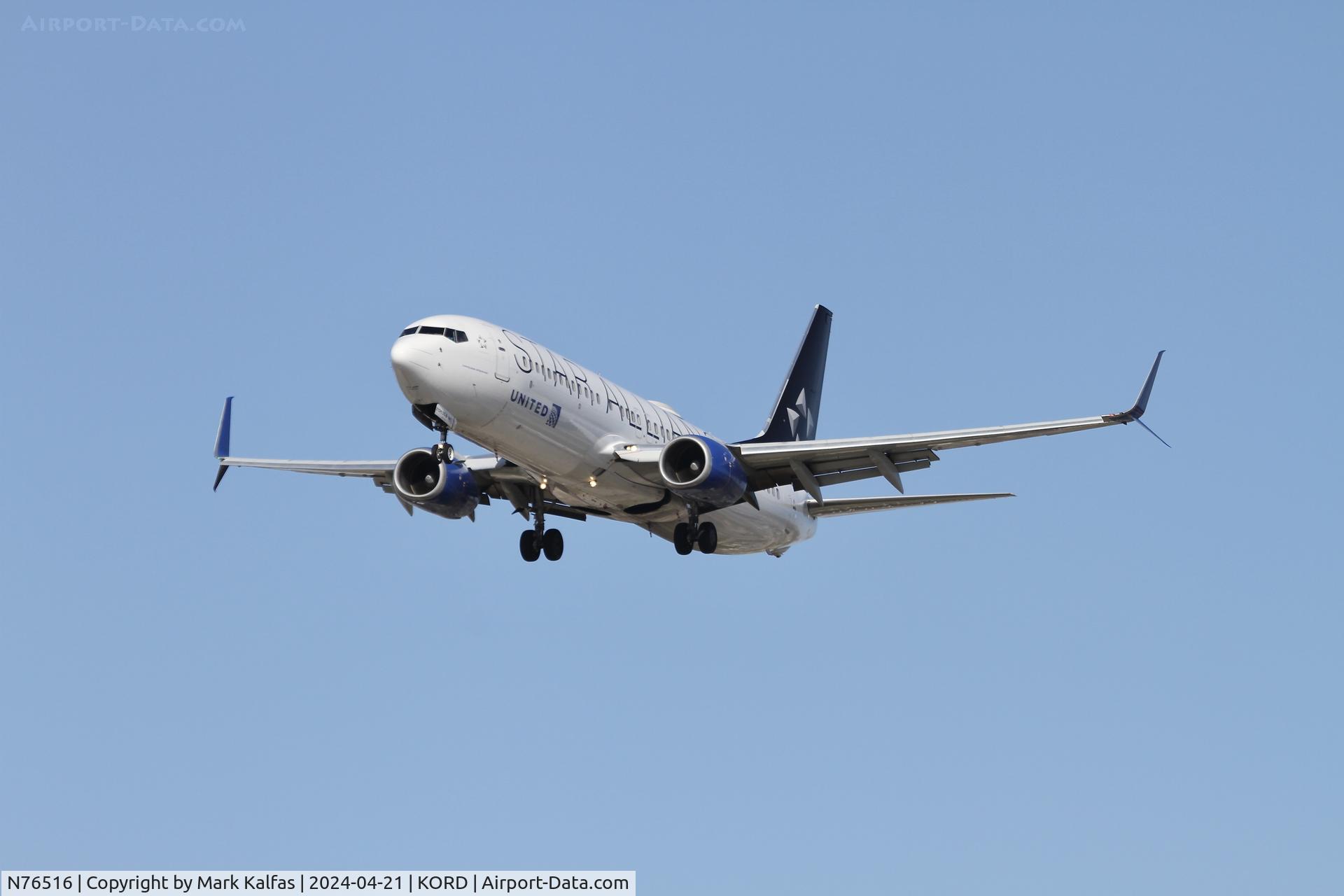 N76516, 2008 Boeing 737-824 C/N 37096, B738 United Airlines Boeing 737-824 N76516 on approach to 22L KORD