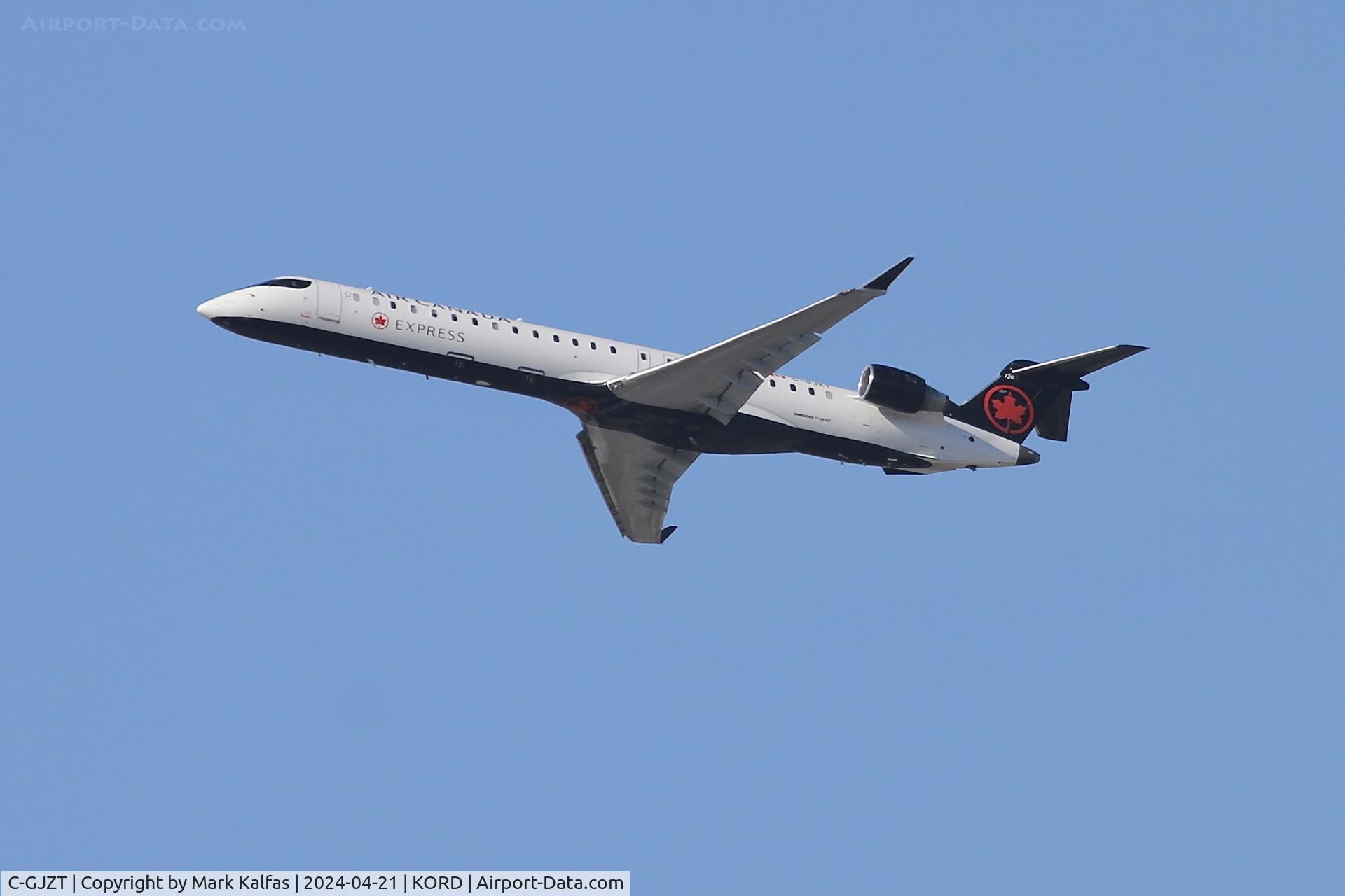 C-GJZT, 2016 Bombardier CRJ-900 (CL-600-2D24) C/N 15423, CRJ9 JAZZ AVIATION /AIR CANADA EXPRESS Bombardier CRJ-900LR C-GIZT departing 28C KORD