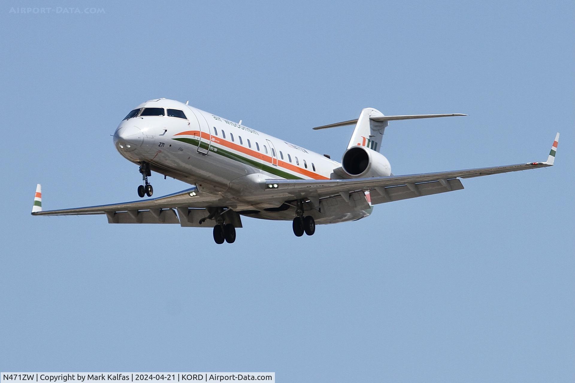 N471ZW, 2000 Bombardier CRJ-200ER (CL-600-2B19) C/N 7457, CRJ2 Air Wisconsin/ American Eagle Bombardier CL-600-2B19 N471ZW arriving 28C KORD