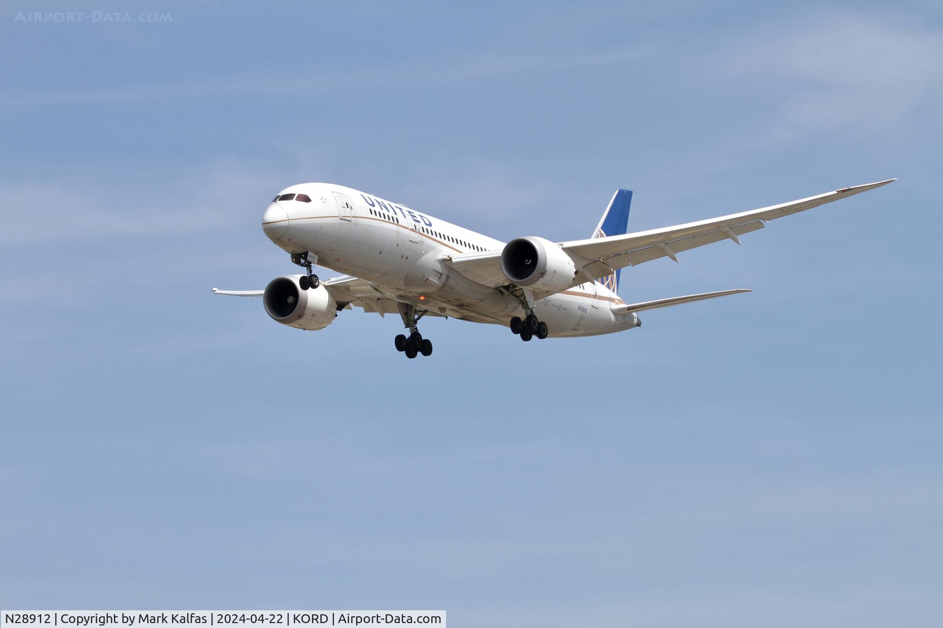 N28912, 2014 Boeing 787-8 Dreamliner C/N 34828, B789 United Airlines  Boeing 787-8 Dreamliner N28912 arriving 28C KORD