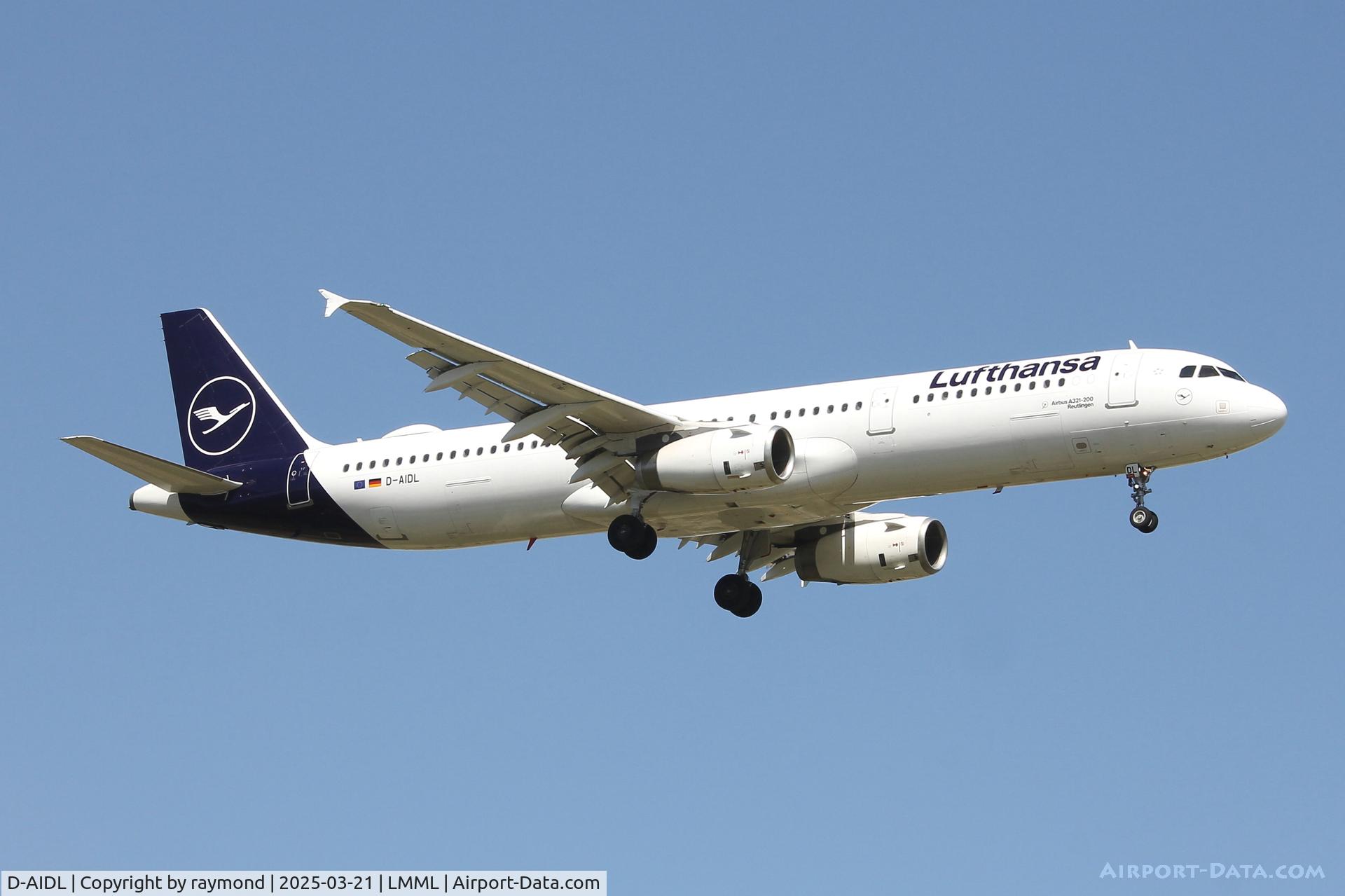 D-AIDL, 2011 Airbus A321-231 C/N 4881, Airbus A321 D-AIDL Lufthansa