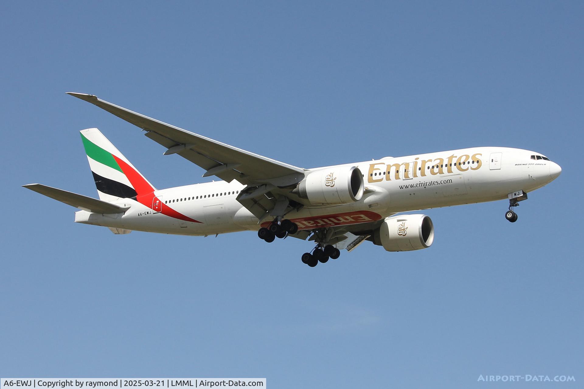 A6-EWJ, 2009 Boeing 777-21H/LR C/N 35590, Boeing 777-200 A6-EWJ Emirates Airlines
