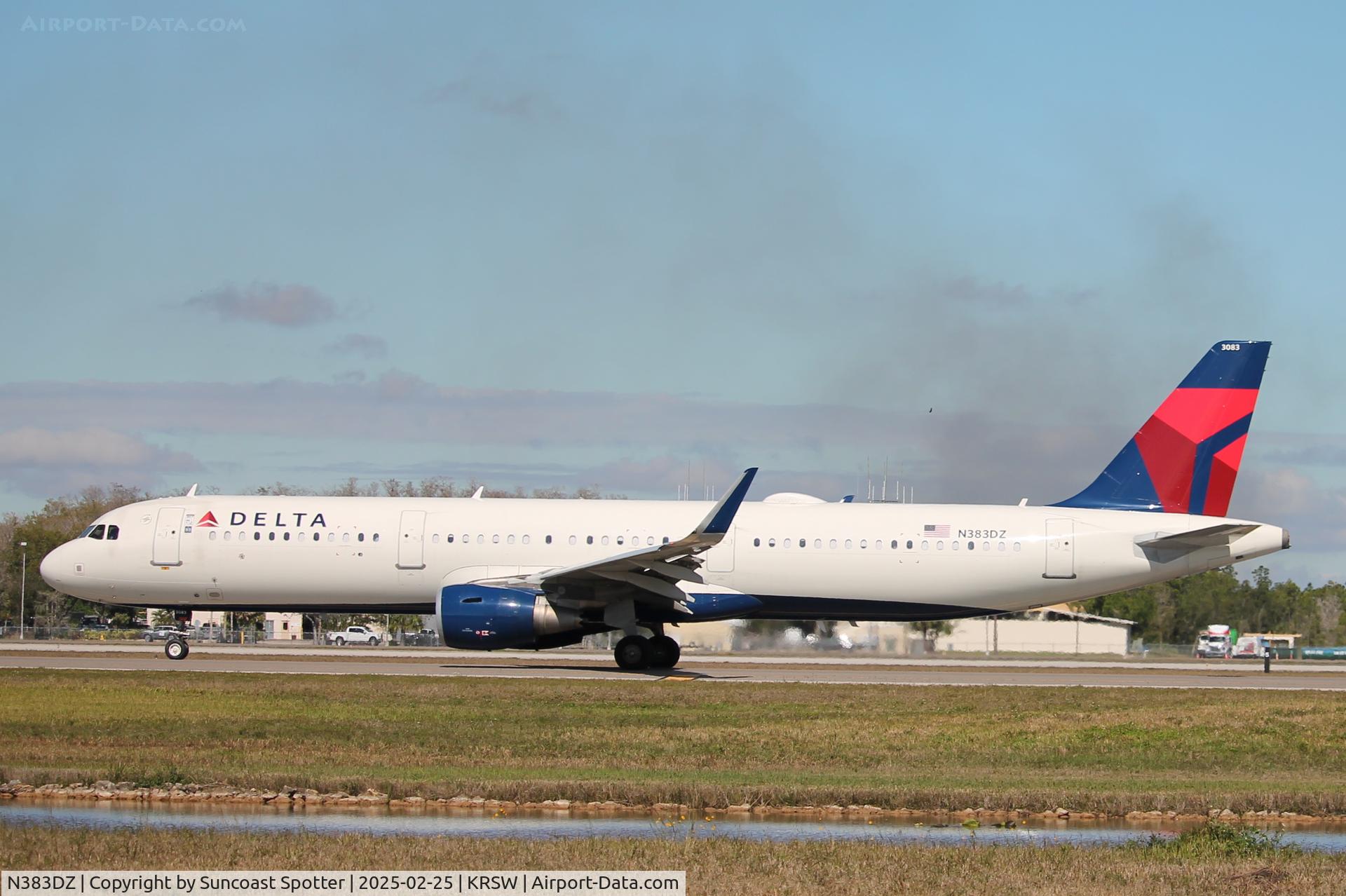 N383DZ, 2019 Airbus A321-211 C/N 8916, Delta Flight 880 taxis at Southwest Florida International Airport prior to flight to Minneapolis-St Paul International Airport