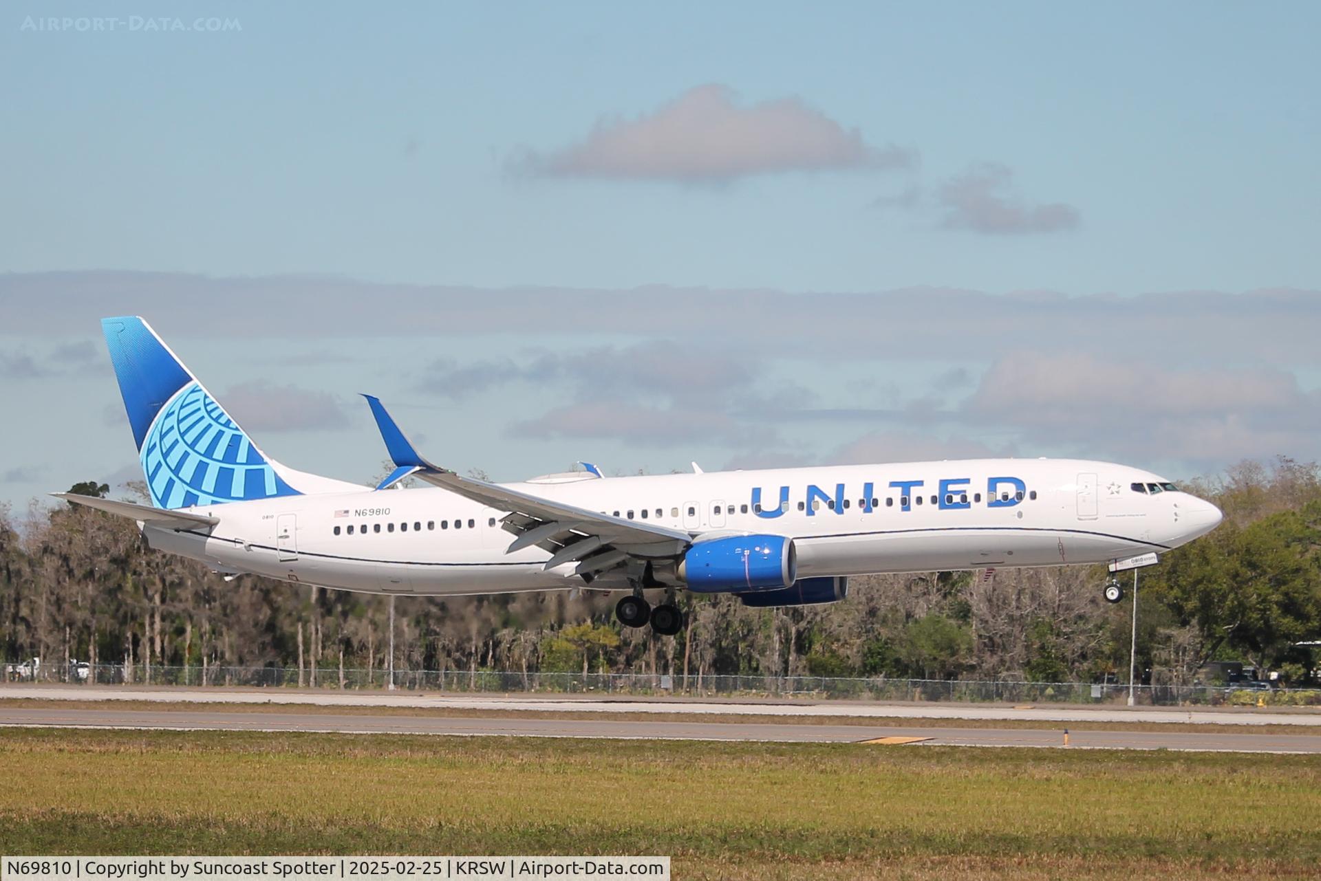 N69810, 2013 Boeing 737-924/ER C/N 42744, United Flight 1321 arrives at Southwest Florida International Airport following flight from Newark-Liberty International Airport