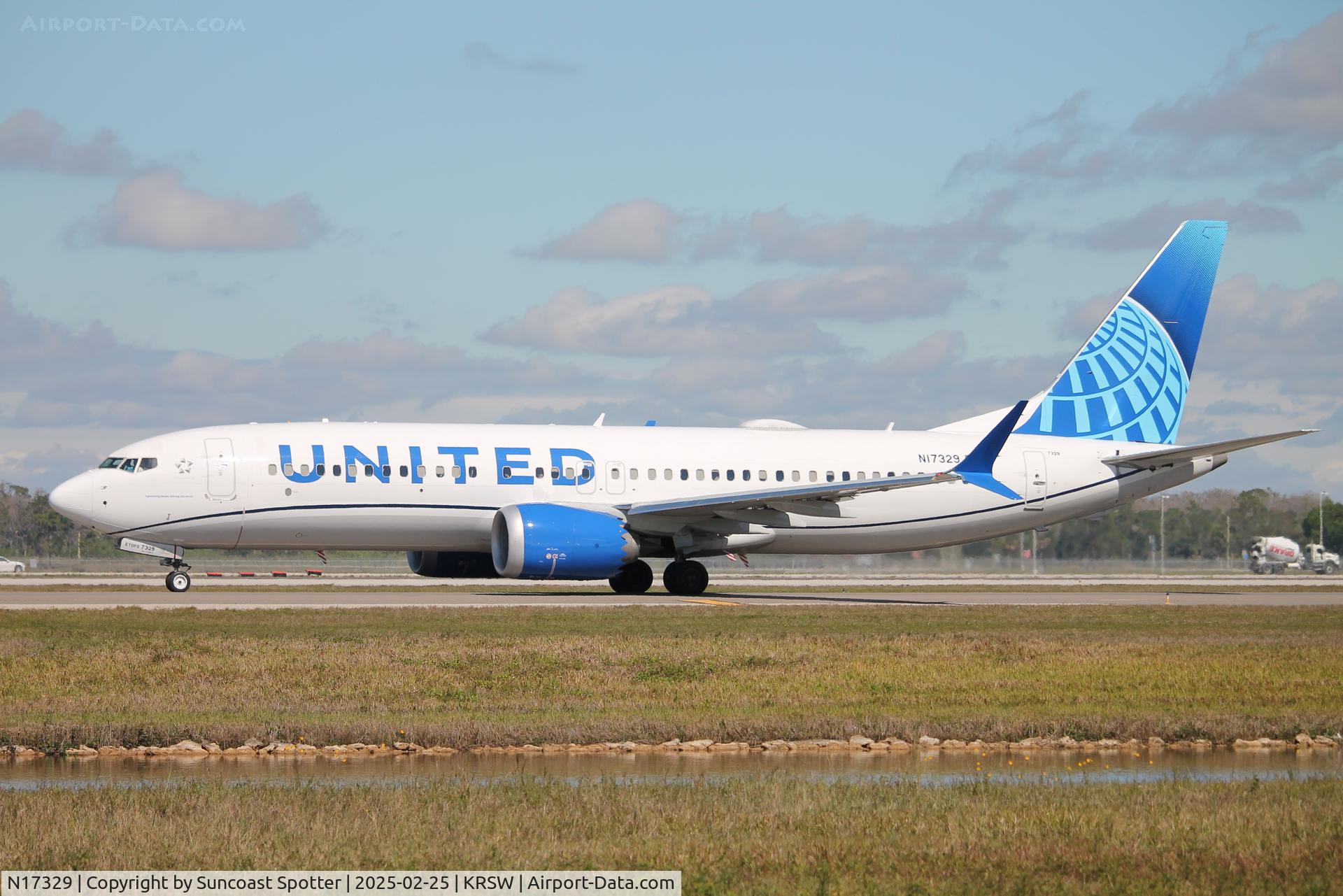 N17329, 2023 Boeing 737 Max 8 C/N 67581, United Flight 1588 taxis at Southwest Florida International Airport prior to flight to Chicago-O’Hare International Airport
