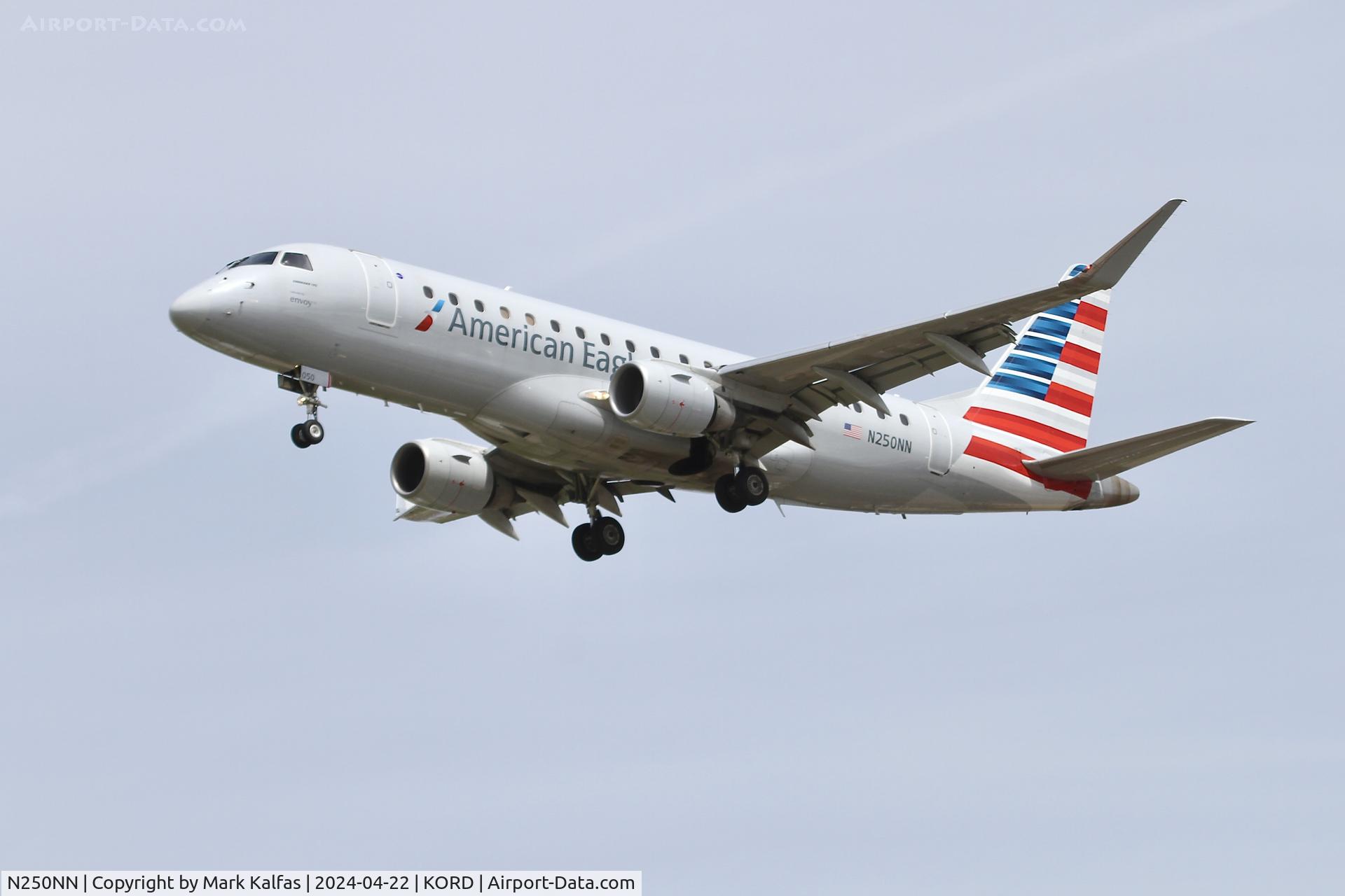 N250NN, 2017 Embraer 175LR (ERJ-170-200LR) C/N 17000635, E170 Envoy / American Eagle EMBRAER S A ERJ 170-200 LR N250NN on approach to 28C KORD