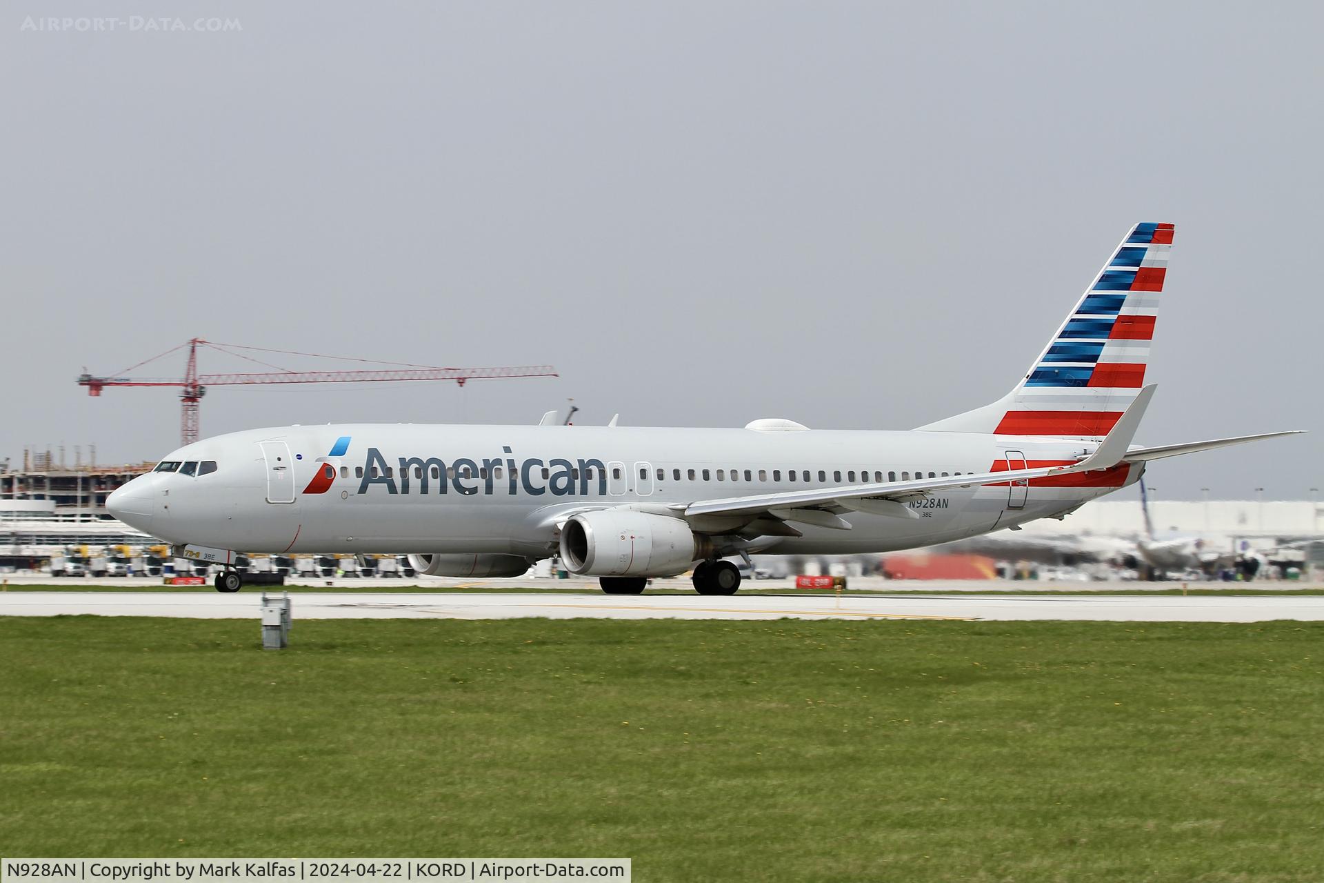 N928AN, 2000 Boeing 737-823 C/N 29528, B738 American Airlines Boeing 737-823 N928AN departing 22L KORD