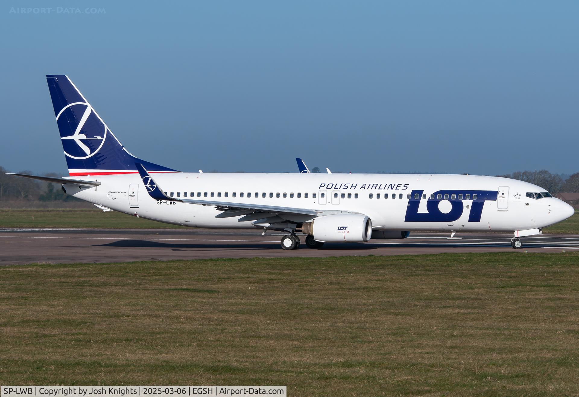 SP-LWB, 2005 Boeing 737-89P C/N 32800, Arriving at Norwich.
