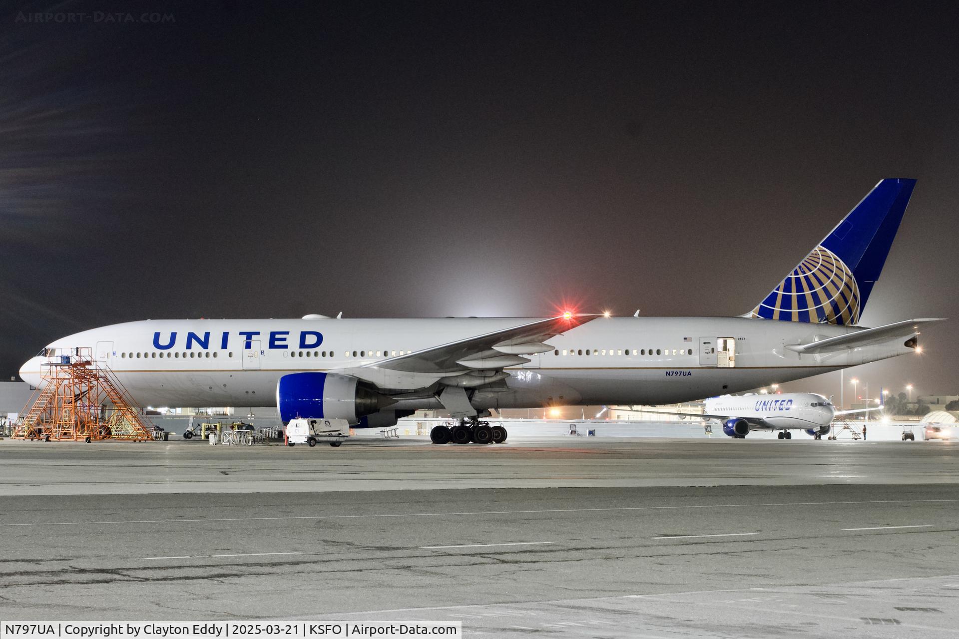 N797UA, 1998 Boeing 777-222 C/N 26924, SFO 2025