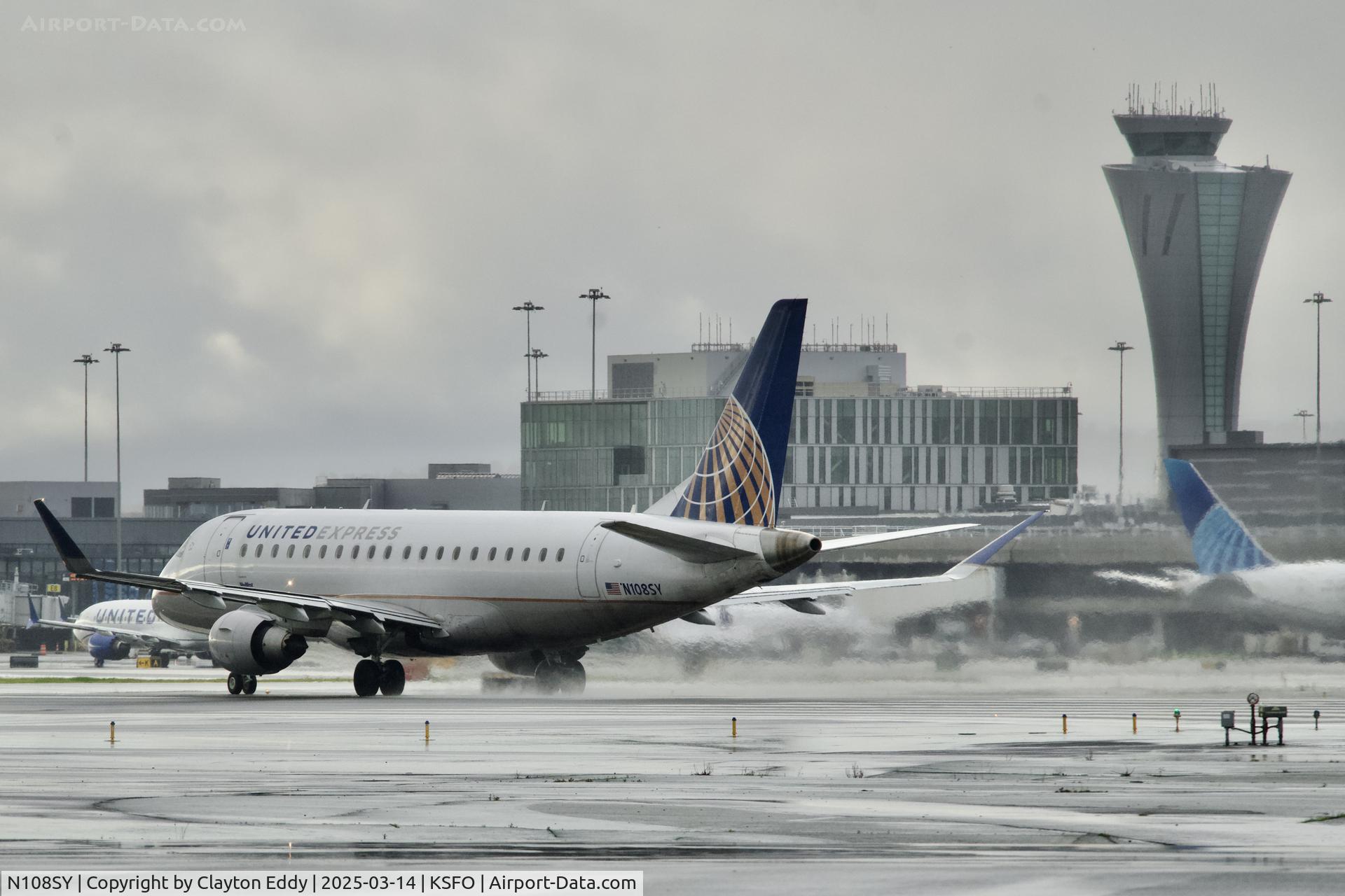 N108SY, 2014 Embraer 175LR (ERJ-170-200LR) C/N 17000401, SFO 2025