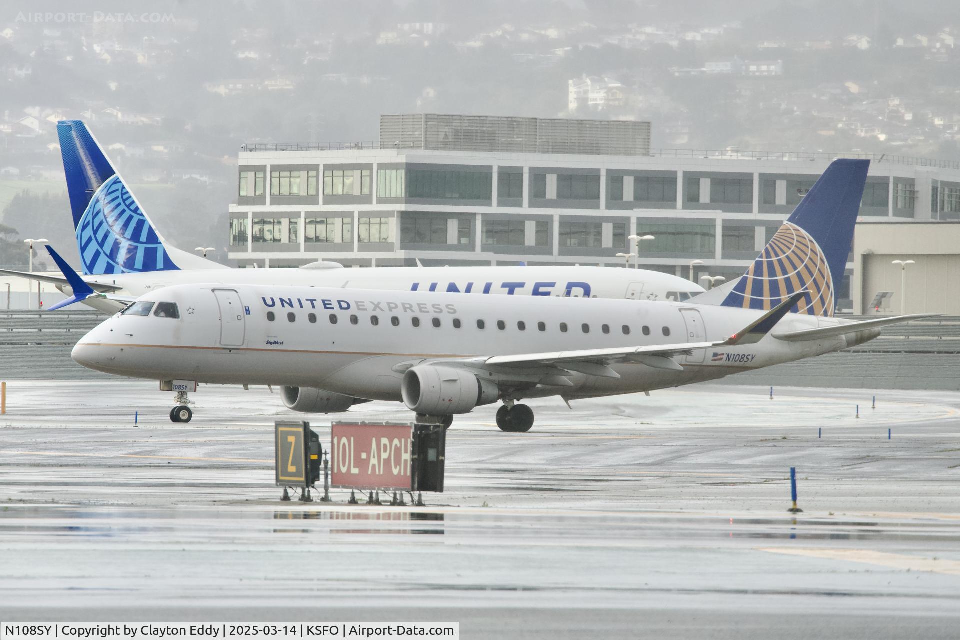 N108SY, 2014 Embraer 175LR (ERJ-170-200LR) C/N 17000401, SFO 2025