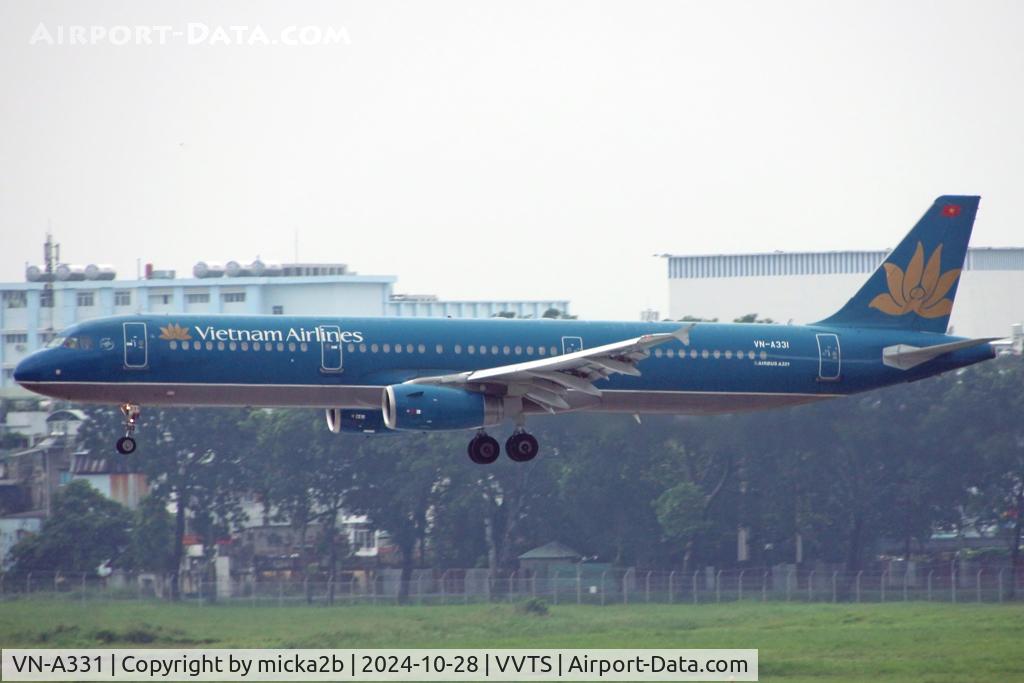 VN-A331, 2011 Airbus A321-231 C/N 4945, Landing