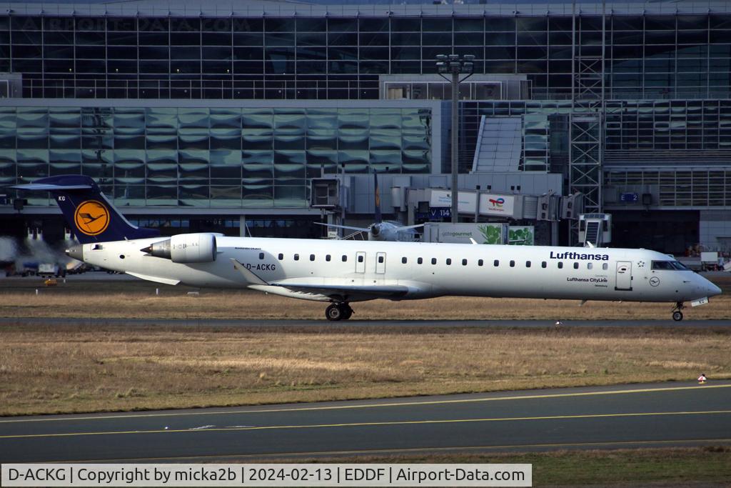D-ACKG, 2006 Bombardier CRJ-900LR (CL-600-2D24) C/N 15084, Taxiing