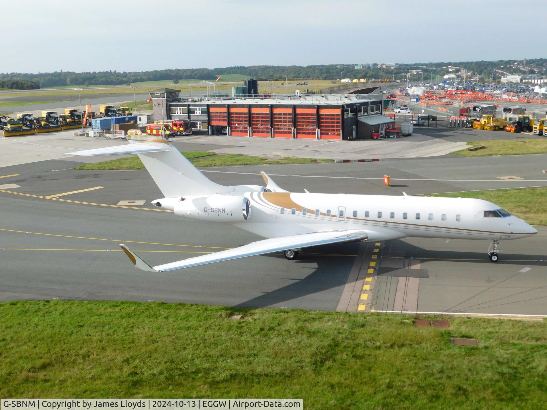 G-SBNM, Bombardier Global 6500 C/N 60078, Taxing in at Luton Airport after a flight from Dundee.