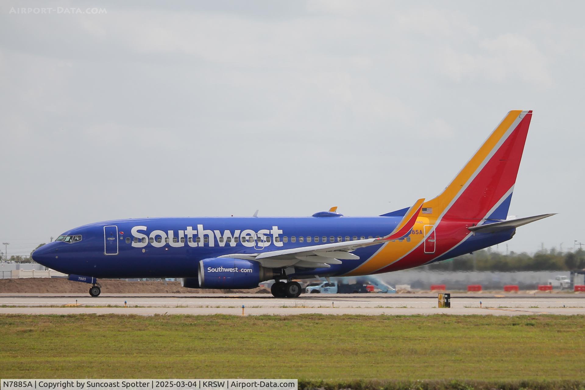 N7885A, 2002 Boeing 737-76N C/N 33379, Southwest Flight 3212 taxis at Southwest Florida International Airport prior to flight to Chicago-Midway International Airport