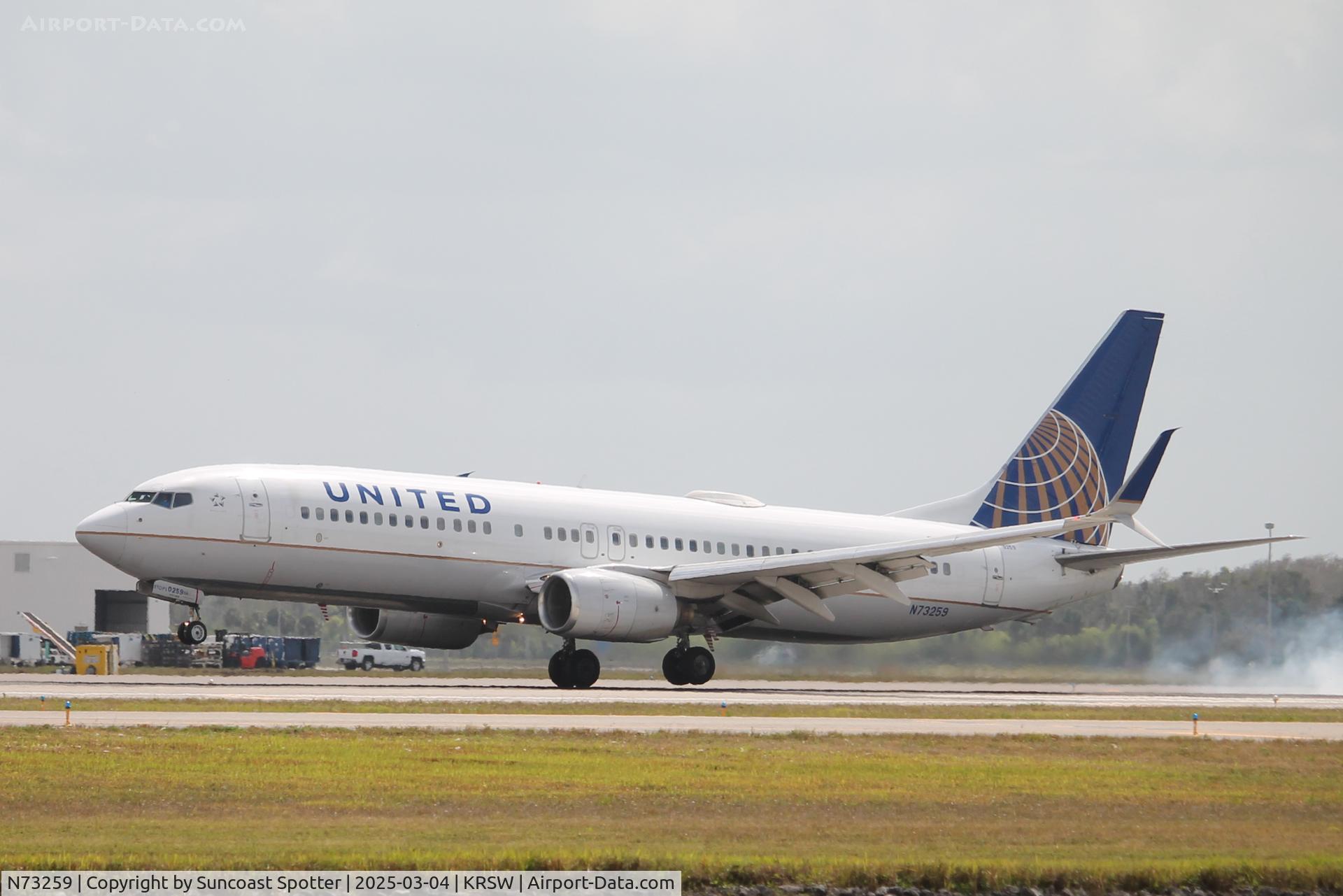 N73259, 2001 Boeing 737-824 C/N 30803, United Flight 2293 arrives on Runway 6 at Southwest Florida International Airport following flight from Denver International Airport