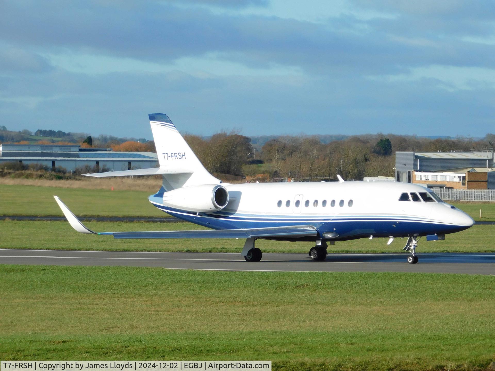 T7-FRSH, Dassault Aviation S.A. Falcon 2000LX C/N 351, Backtracking runway 27 for dep