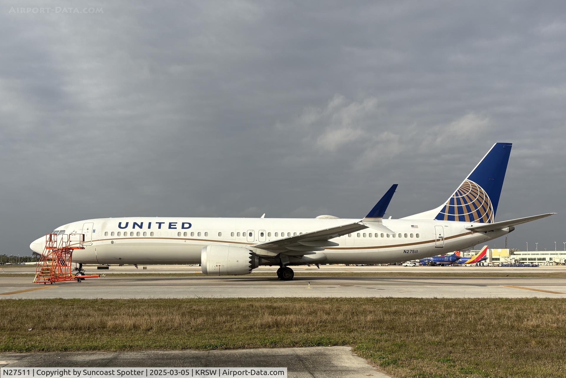 N27511, 2018 Boeing 737-9 MAX C/N 64493, United Boeing 737 Max 9 parked at Southwest Florida International Airport