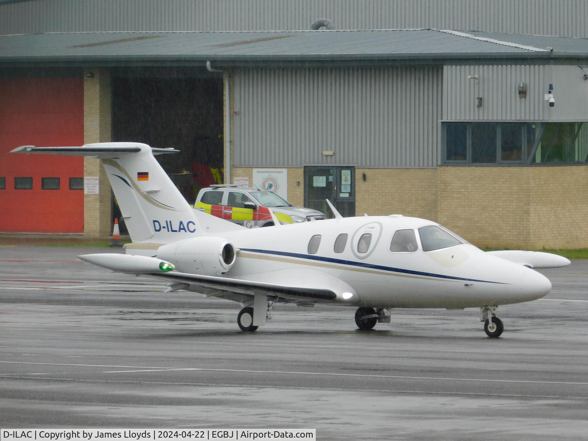 D-ILAC, 2008 Eclipse Aviation Corp EA500 C/N 000177, Taxing for runway 27 for dep