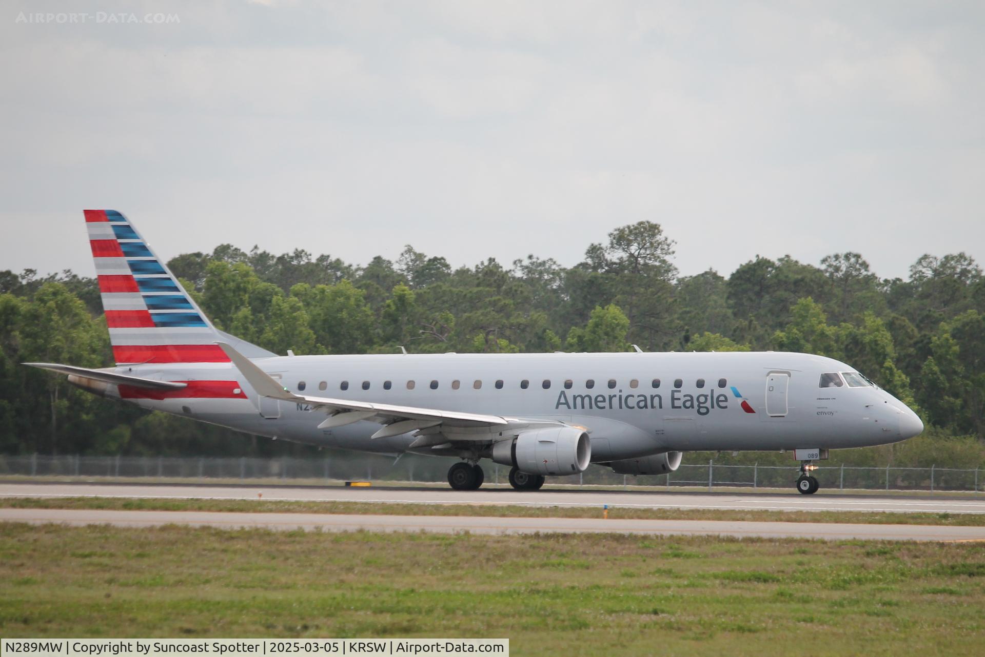 N289MW, 2019 Embraer 175LR (ERJ-170-200LR) C/N 17000840, American Flight 4080 operated by Envoy departs Southwest Florida International Airport enroute to Reagan National Airport