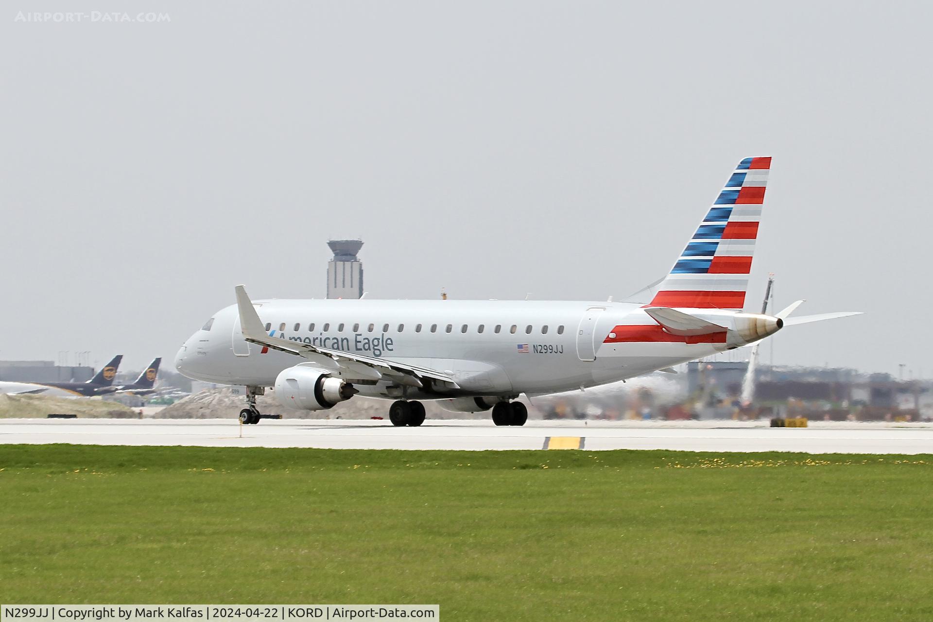 N299JJ, 2020 Embraer 175LR (ERJ-170-200LR) C/N 17000847, E75L Envoy / American Eagle EMBRAER 175 (long wing) N299JJ departing runway 22L KORD