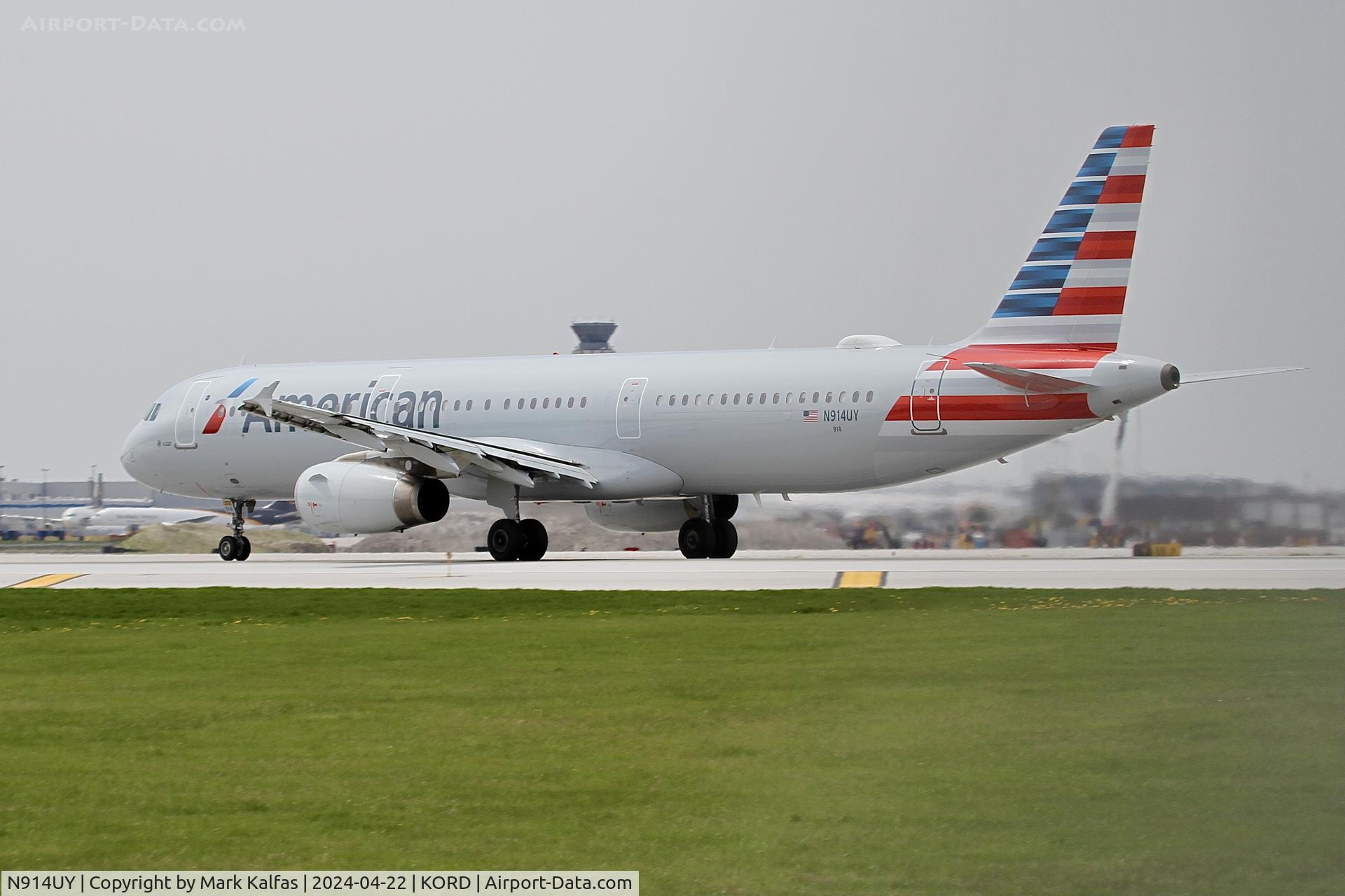 N914UY, 2014 Airbus A321-231 C/N 6337, A321 American Airlines Airbus A321-231  N914UY departing 22L KORD