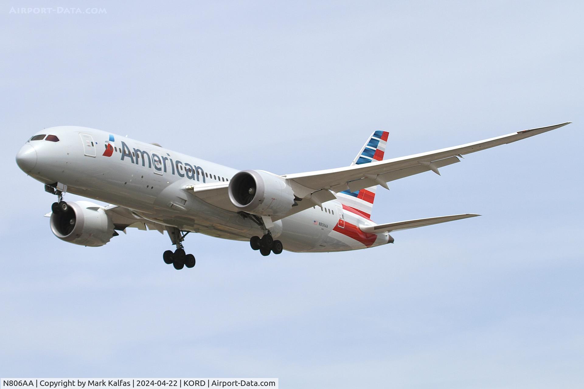 N806AA, 2015 Boeing 787-8 Dreamliner C/N 40624, B788 American Airlines  Boeing 787-8 Dreamliner N806AA arriving 28C KORD